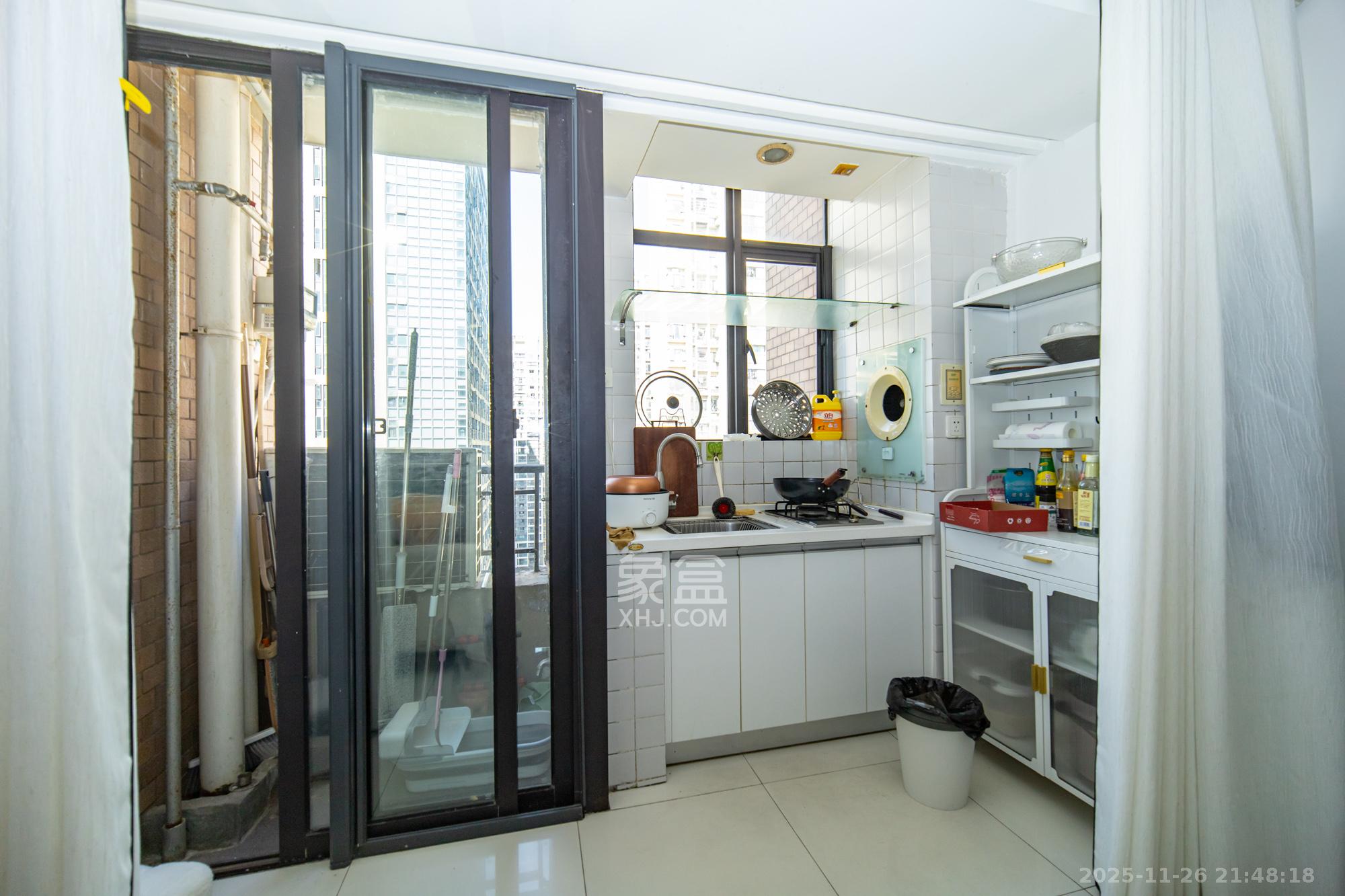 华润凤凰城一期  1室1厅1卫    35.0万厨房