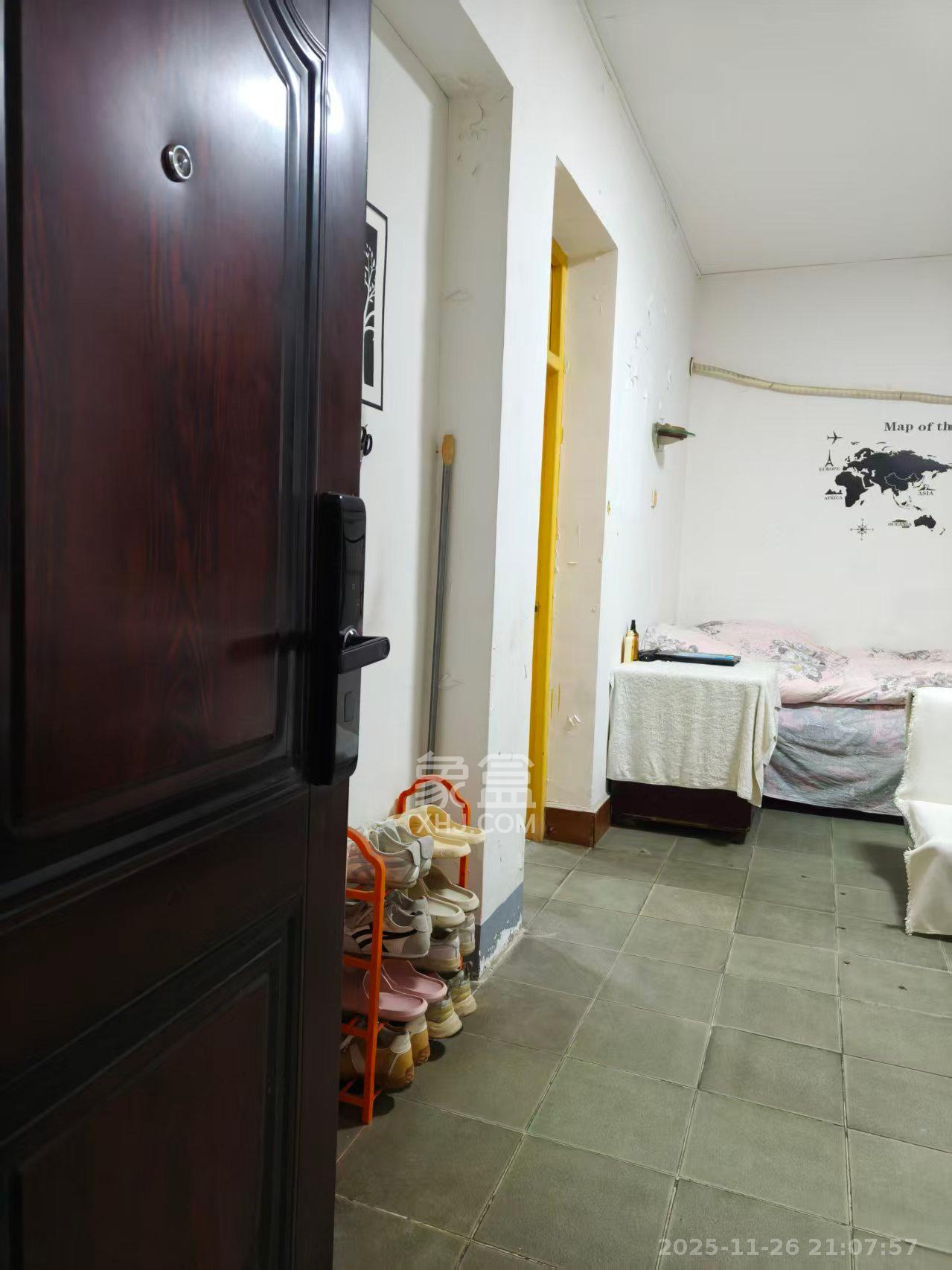 湖南大剧院 1室1厅1卫 1200.0元/月 湖南大剧院 1室1厅1卫 1200.0元/月室内图