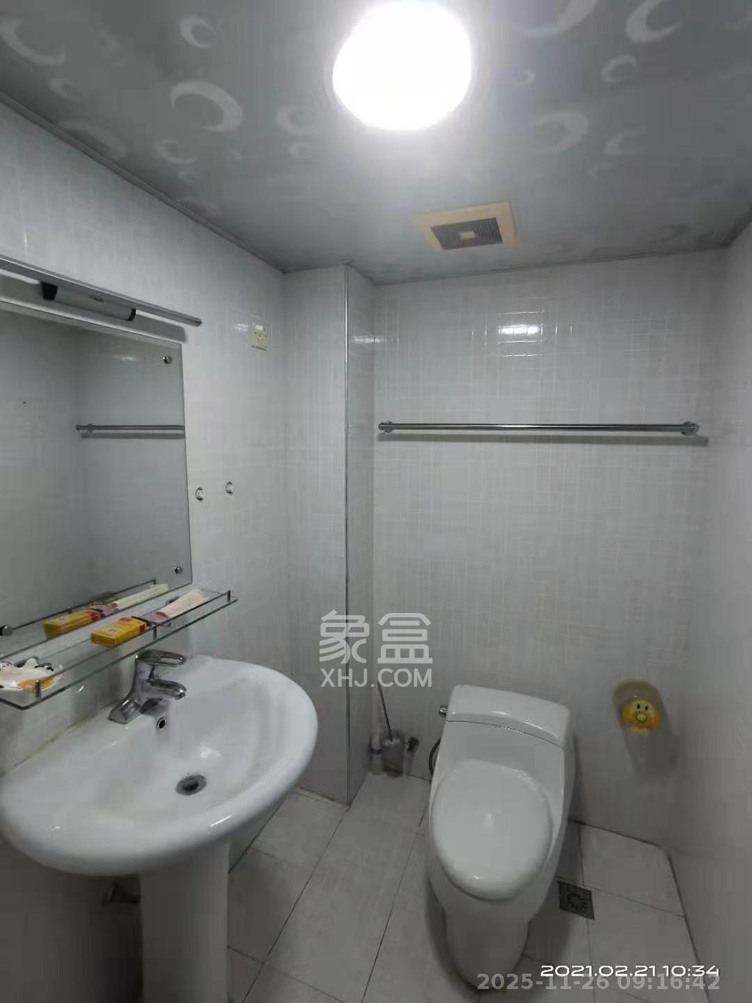 学府华庭  3室2厅2卫    2500.0元/月室内图