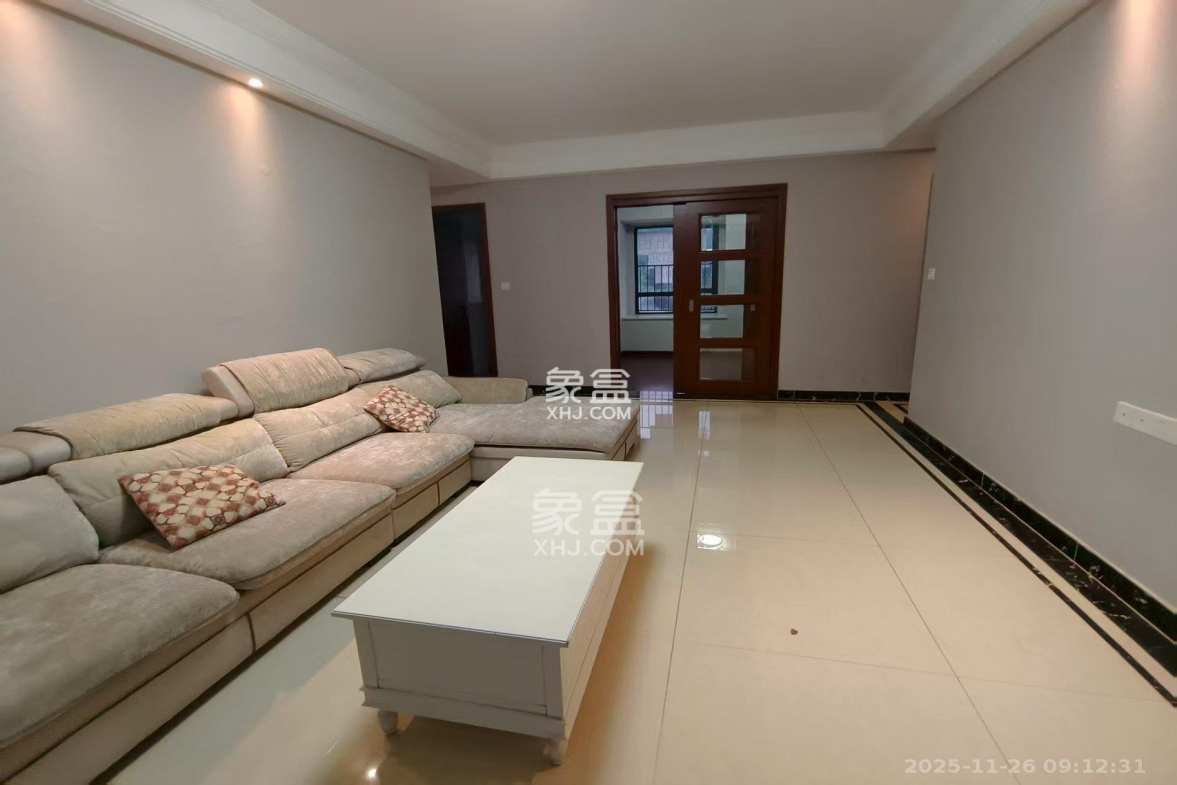 中海国际二期 3室2厅2卫 2100.0元/月 中海国际二期 3室2厅2卫 2100.0元/月室内图