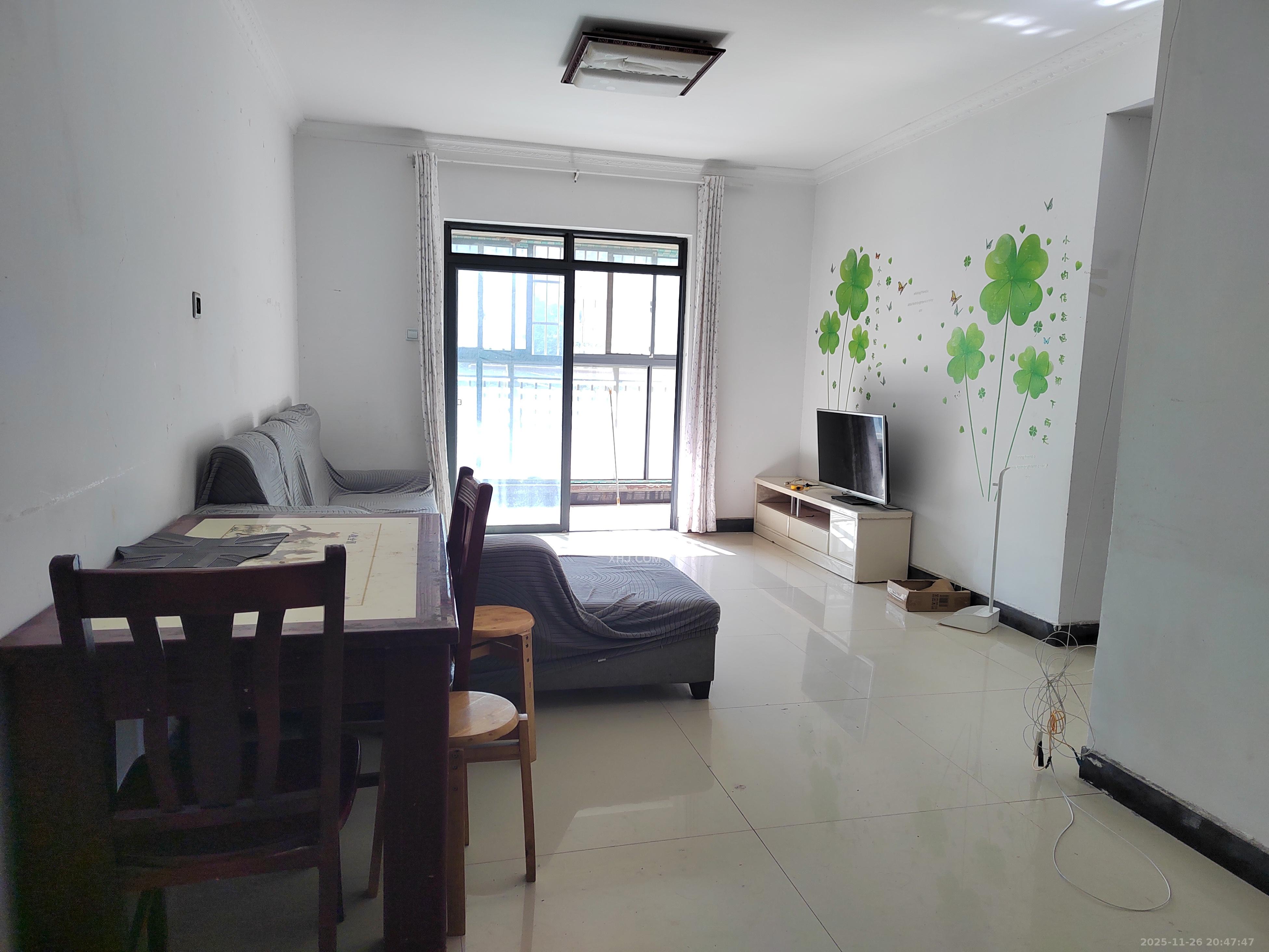 童话里  3室2厅1卫    1700.0元/月