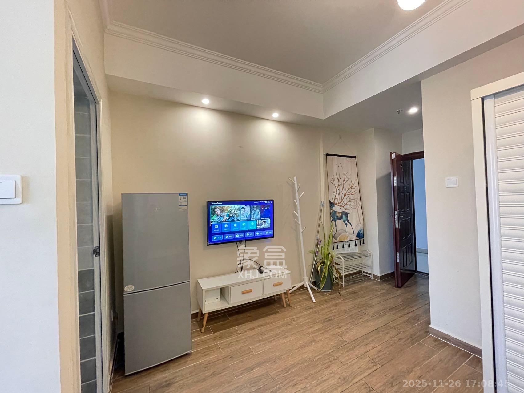 第六都（陆都小区）  1室1厅1卫    1800.0元/月室内图