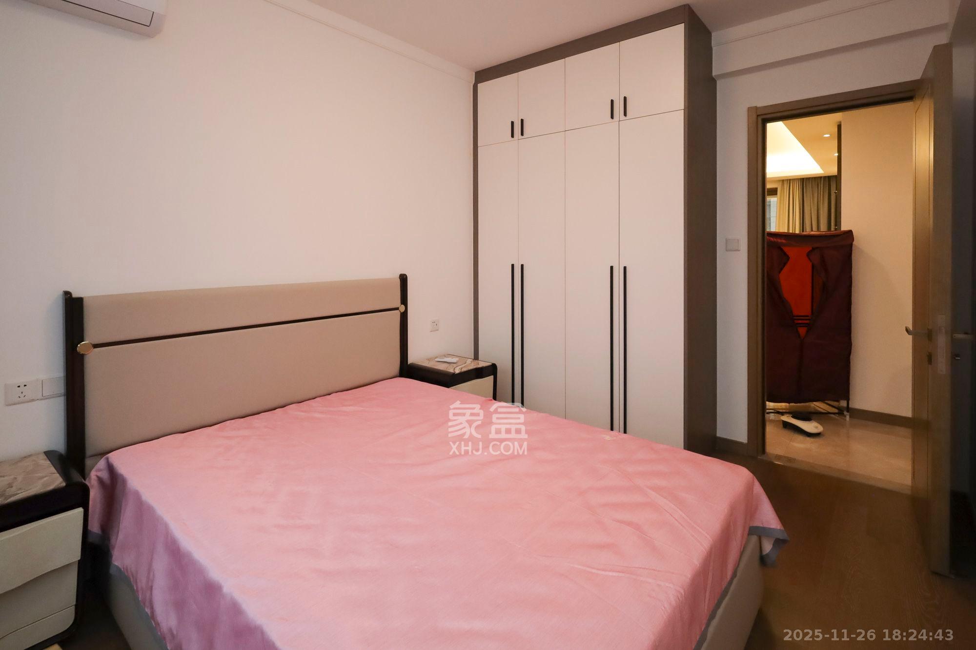 龙湖铂金中心（龙湖春江郦城）  3室2厅2卫    4800.0元/月室内图