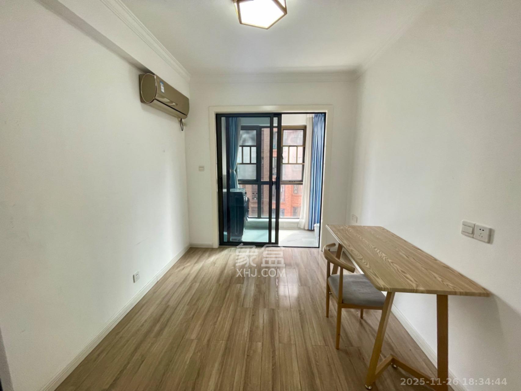 润屋美院  4室2厅2卫    3700.0元/月室内图