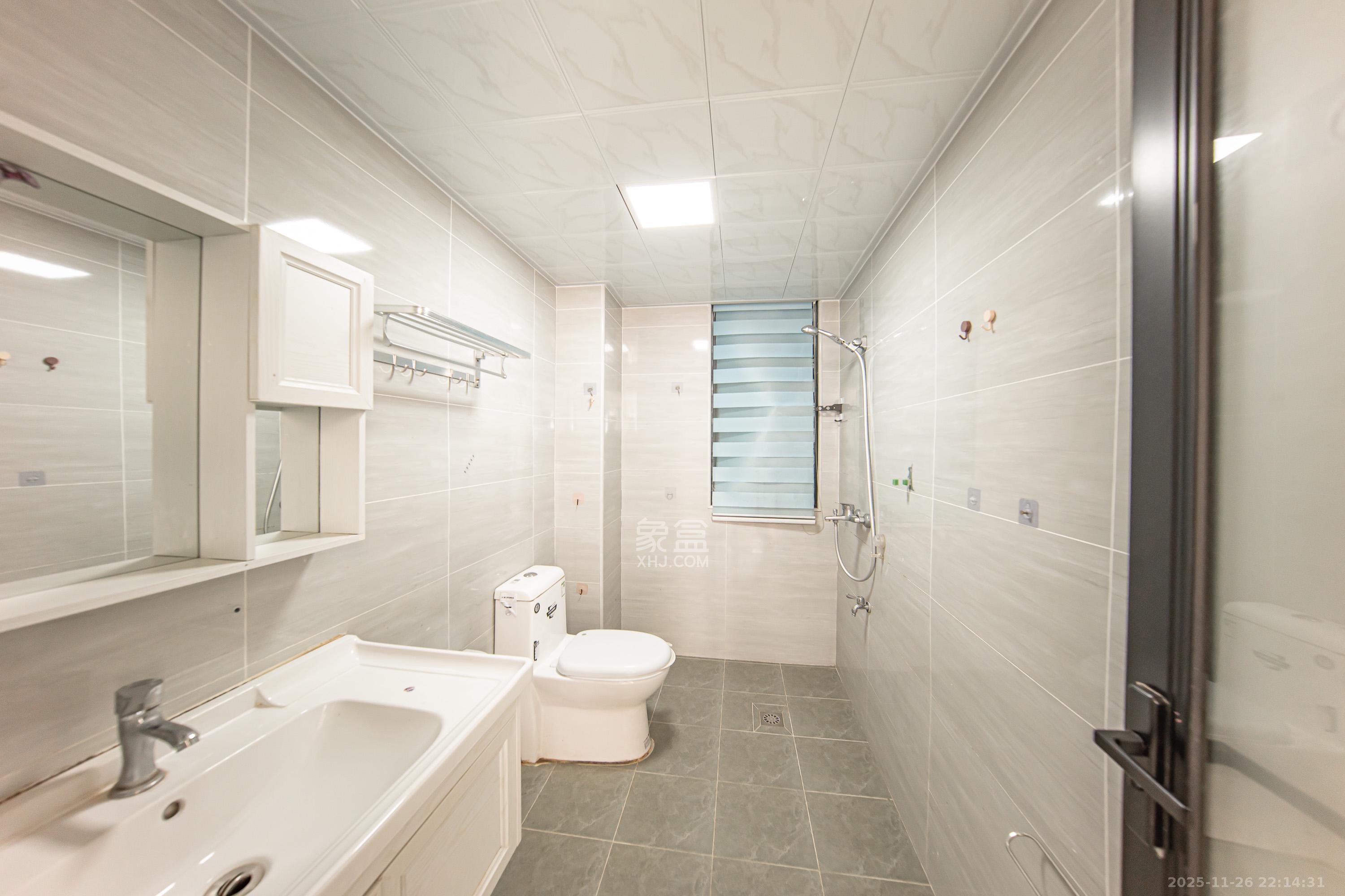 建投象山国际  3室2厅2卫    110.0万卫生间