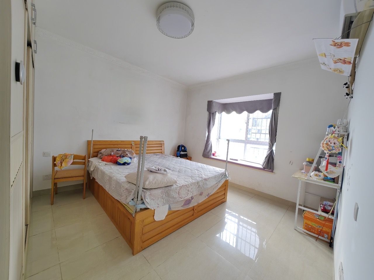 海航城 3室2厅2卫 2400.0元/月 海航城 3室2厅2卫 2400.0元/月室内图