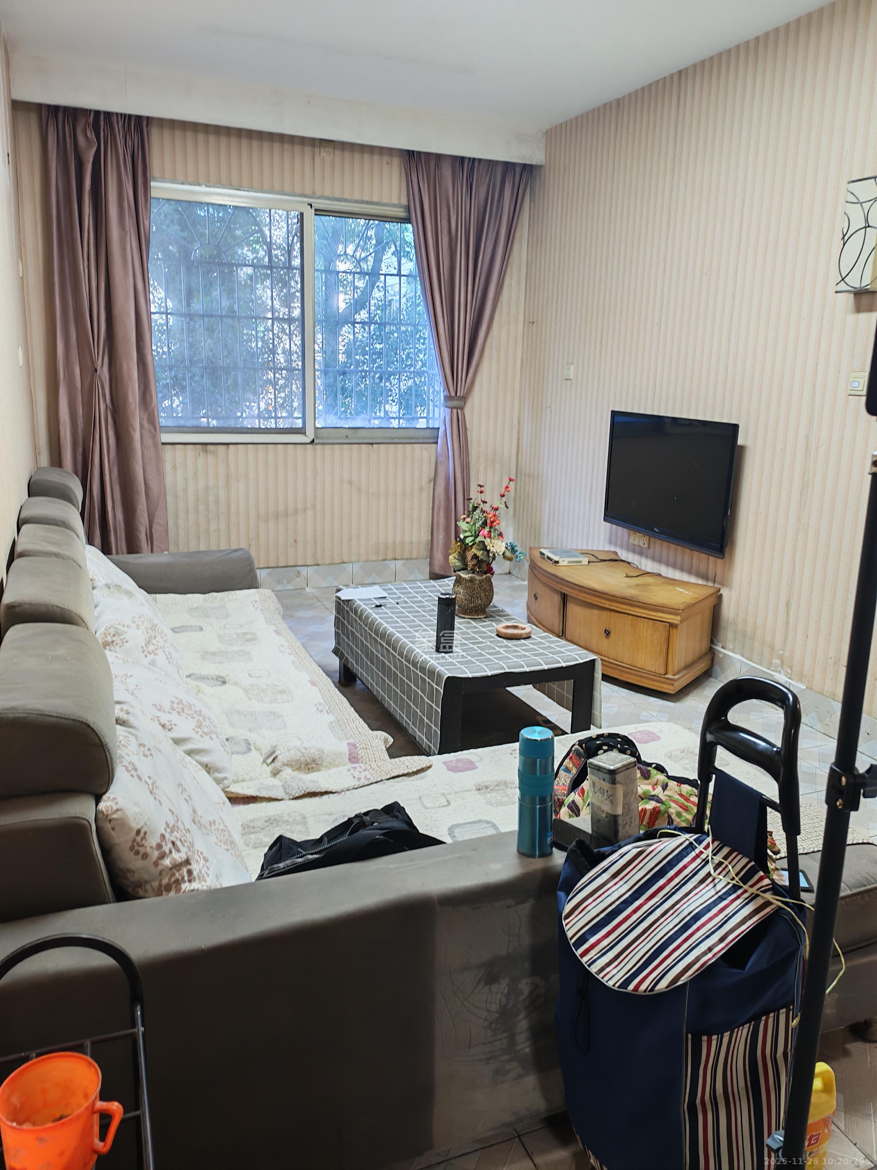 省农办火星宿舍 3室2厅1卫 2000.0元/月 省农办火星宿舍 3室2厅1卫 2000.0元/月室内图