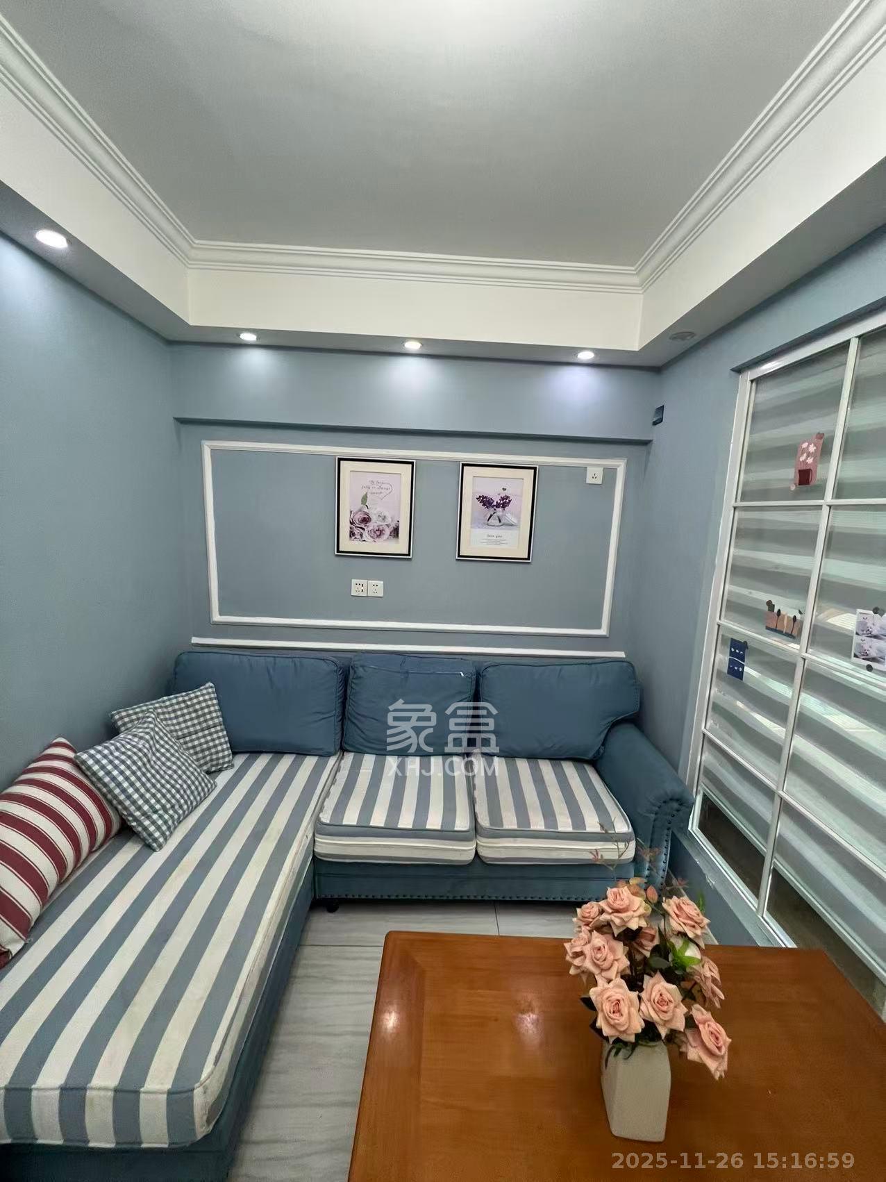 都市先锋  1室1厅1卫    2000.0元/月