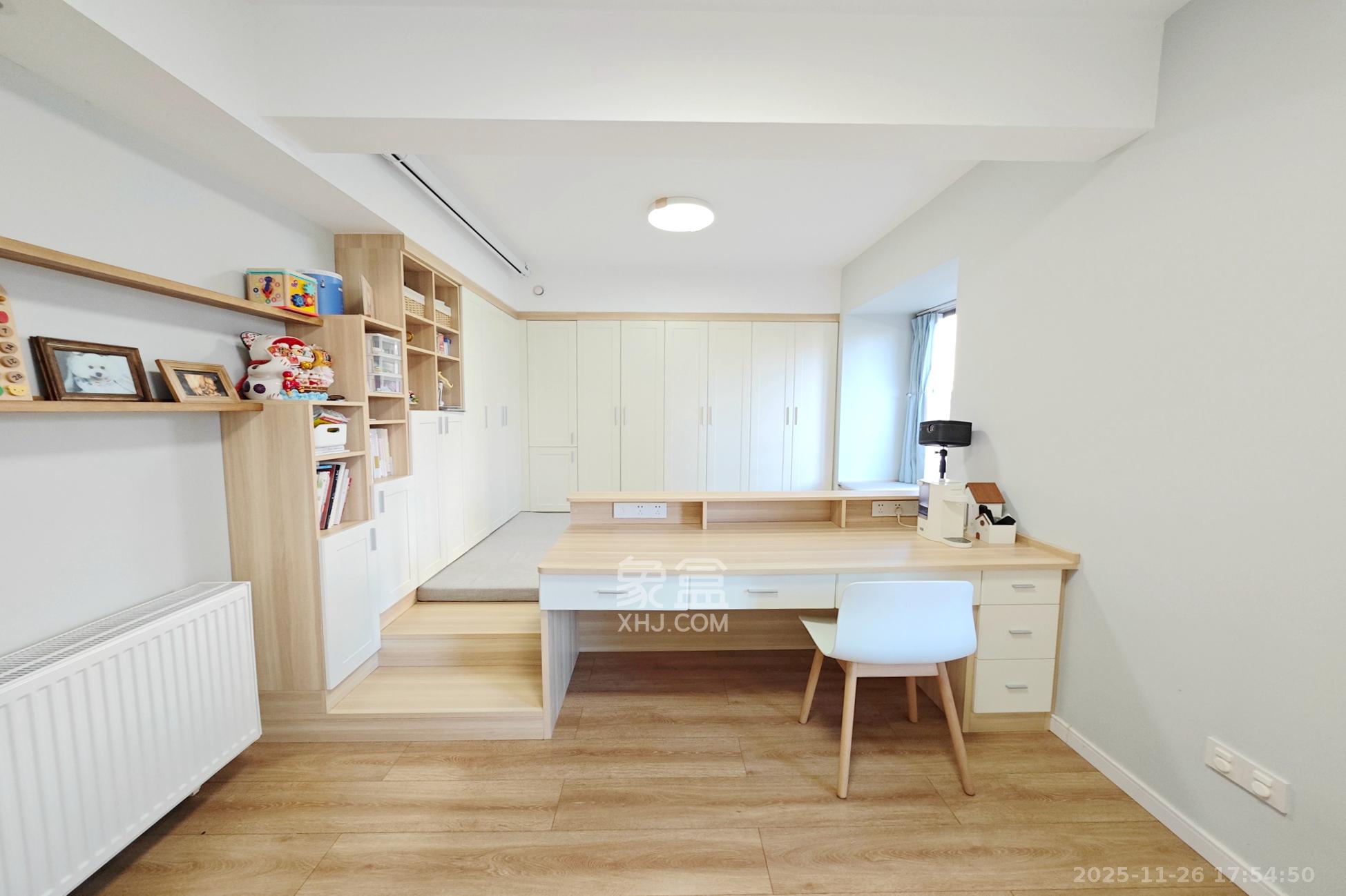 建发中央悦府  4室2厅2卫    189.0万卧室