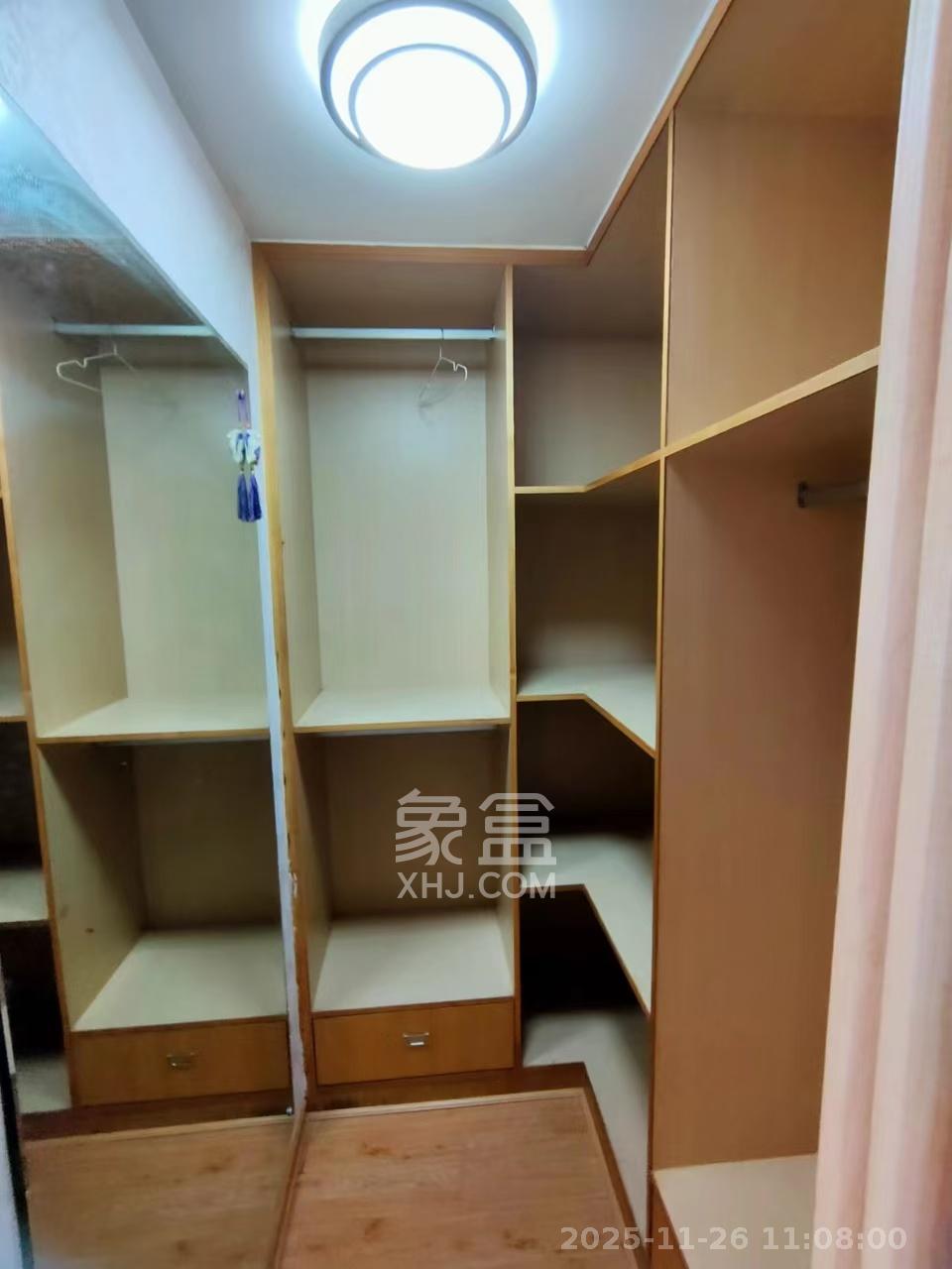 郡原广场  1室1厅1卫    2200.0元/月室内图