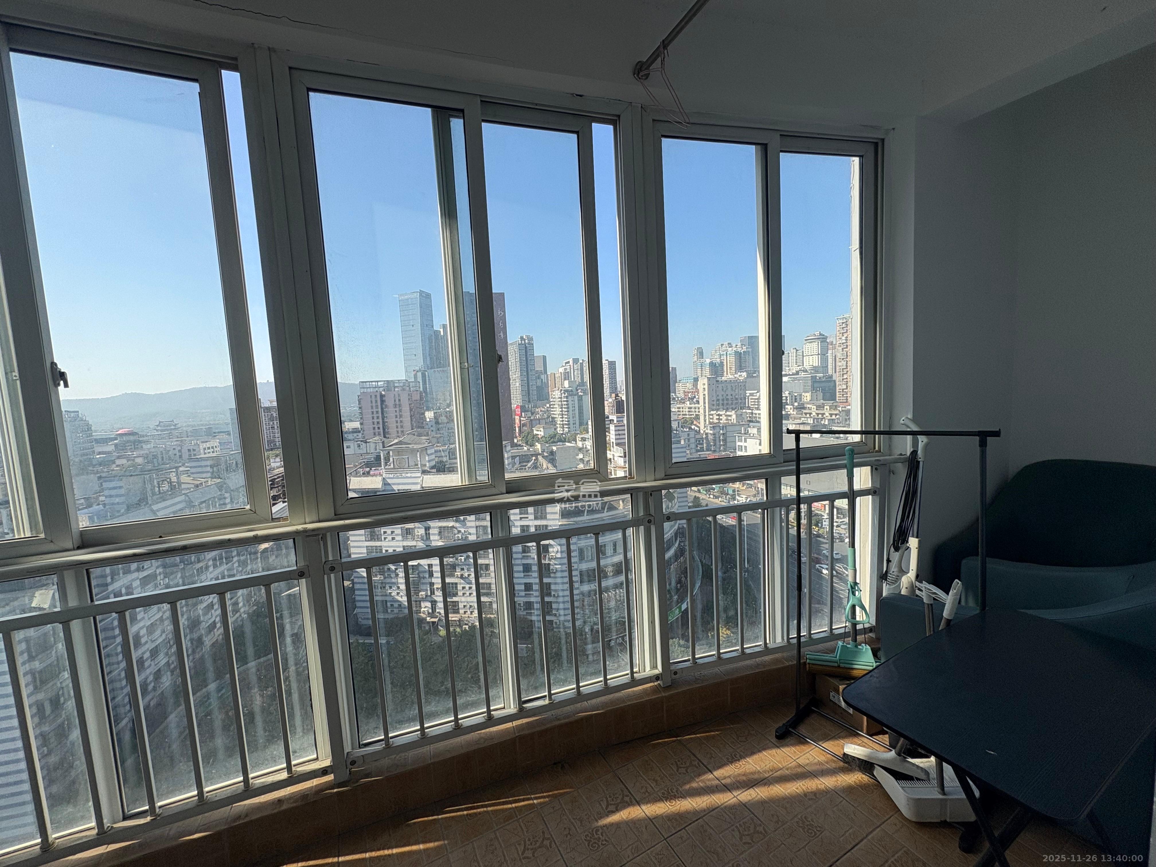 天心华庭 1室1厅1卫 1800.0元/月 天心华庭 1室1厅1卫 1800.0元/月室内图