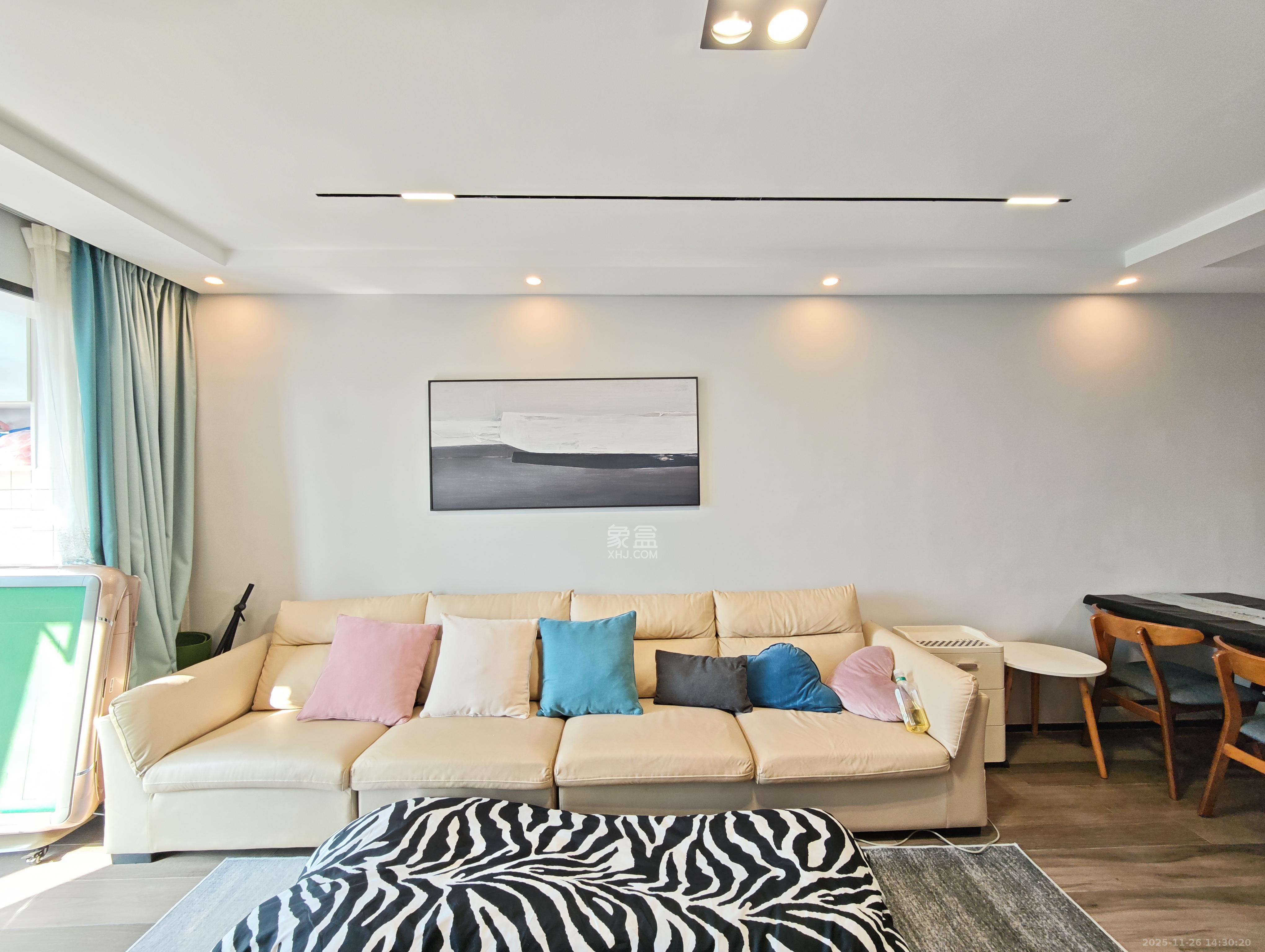 保利城（中航城国际社区、郡原美村）  2室2厅1卫    118.0万客厅