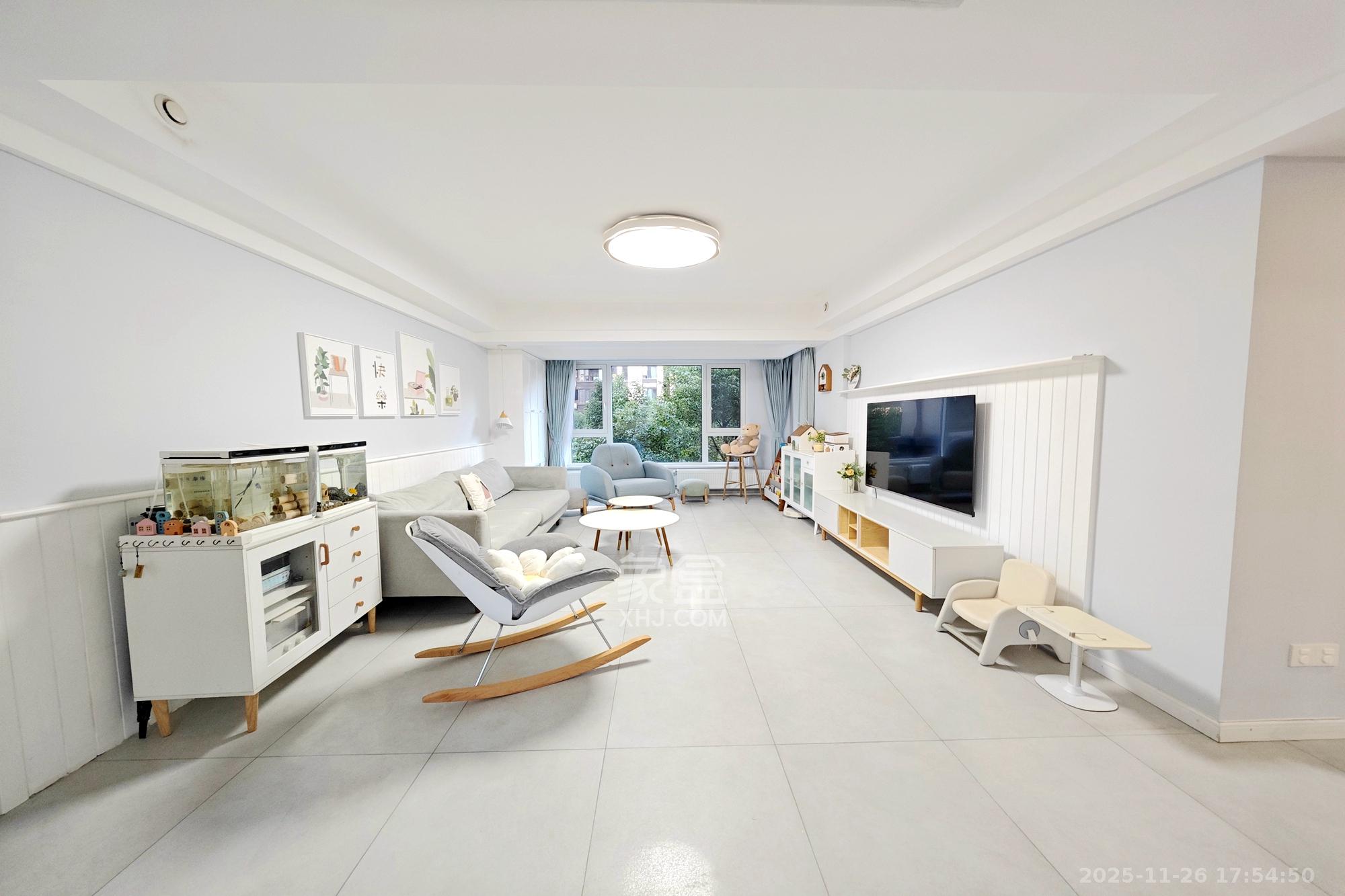 建发中央悦府 4室2厅2卫 189.0万 建发中央悦府 4室2厅2卫 189.0万客厅