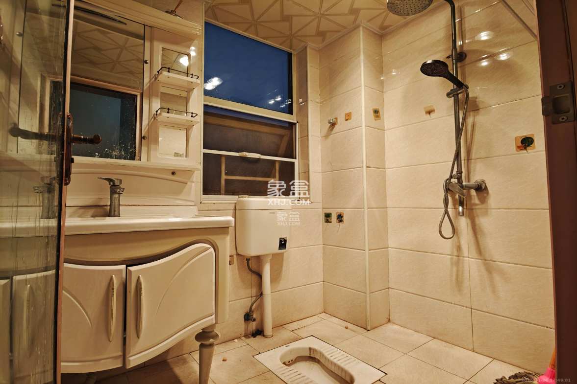 五矿万境水岸二期(五矿万境水岸和苑) 4室2厅2卫 2600.0元/月 五矿万境水岸二期(五矿万境水岸和苑) 4室2厅2卫 2600.0元/月室内图