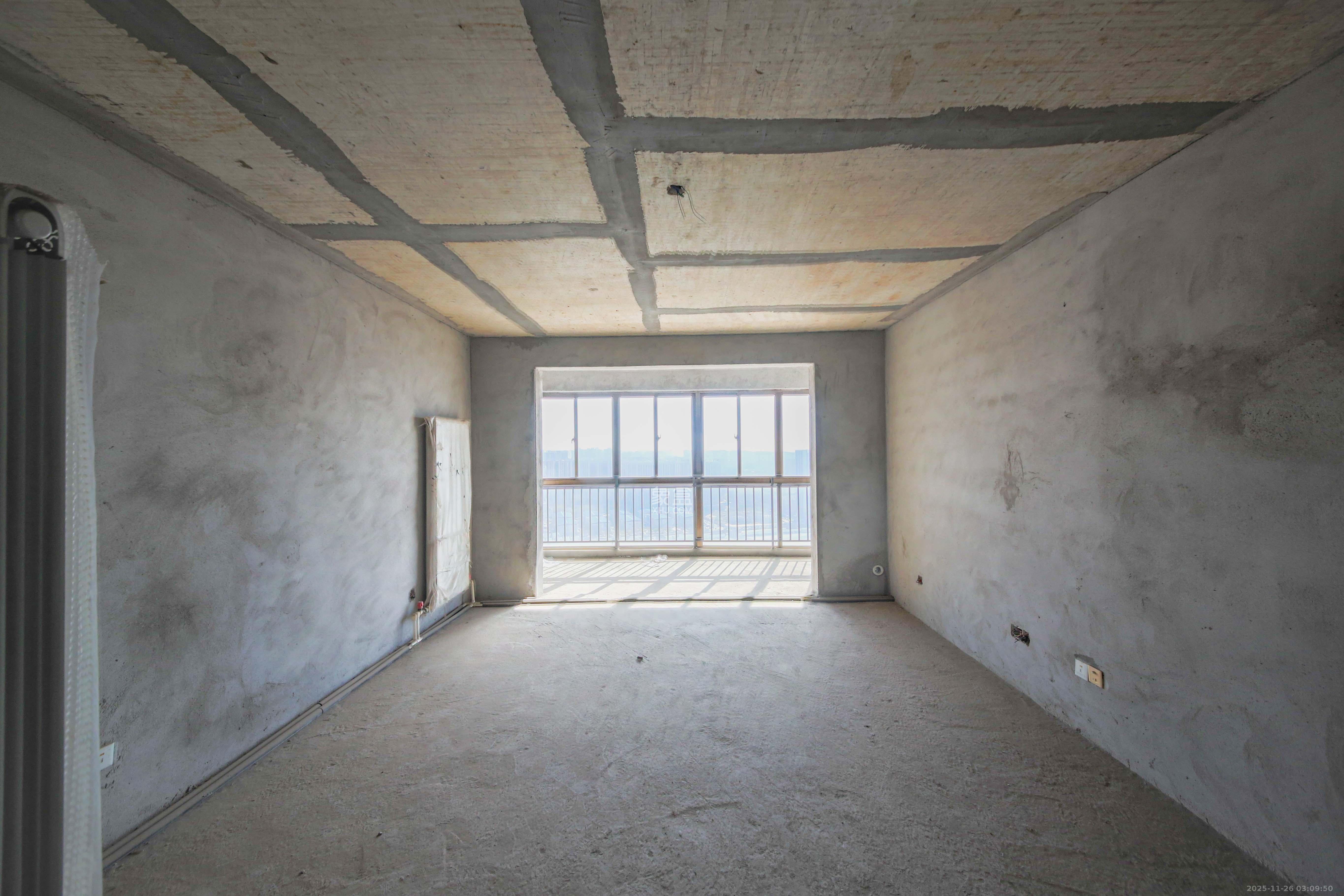 和馨佳园  4室2厅2卫    150.0万客厅