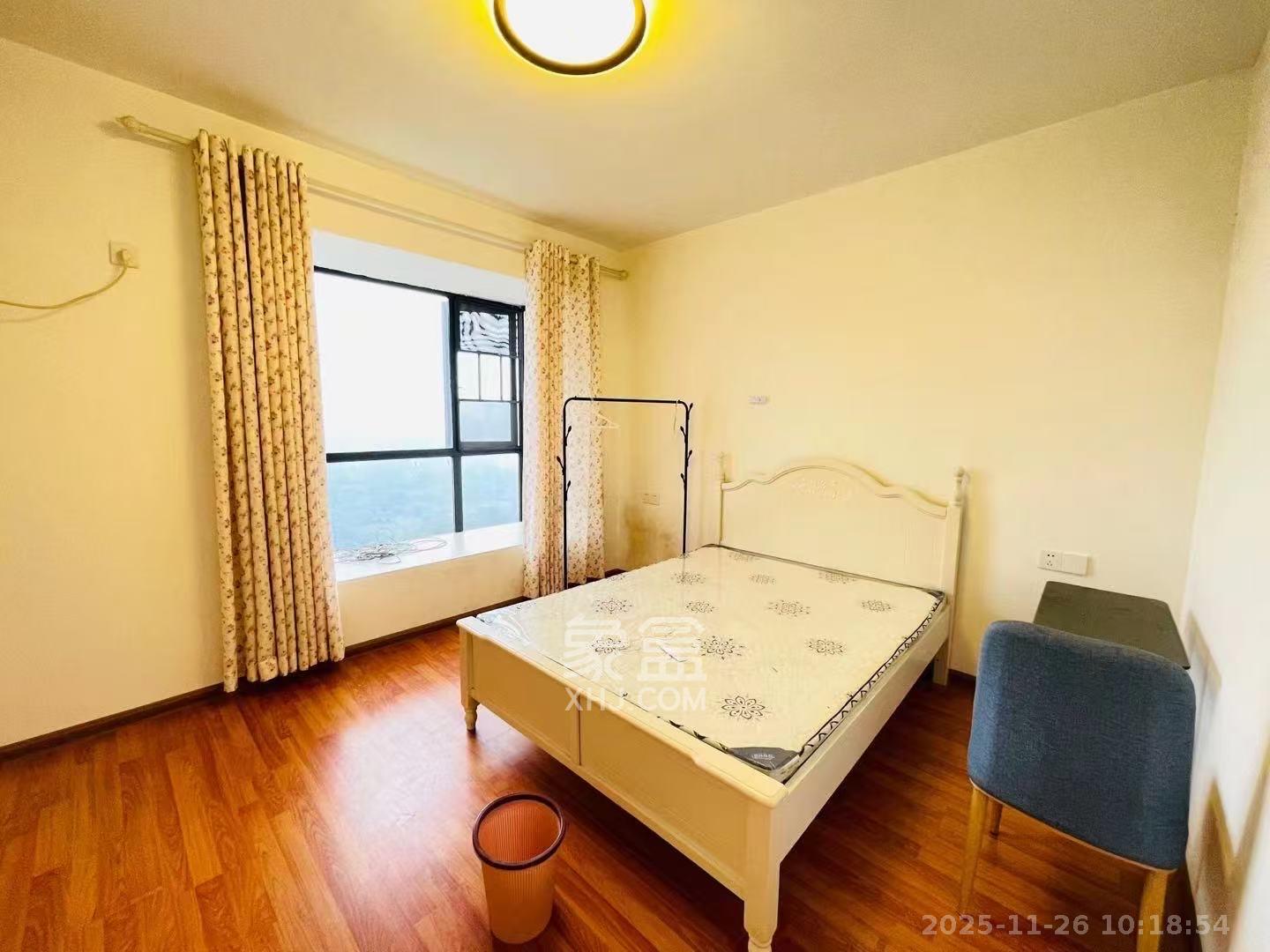 慢步江湾  3室2厅1卫    2600.0元/月室内图