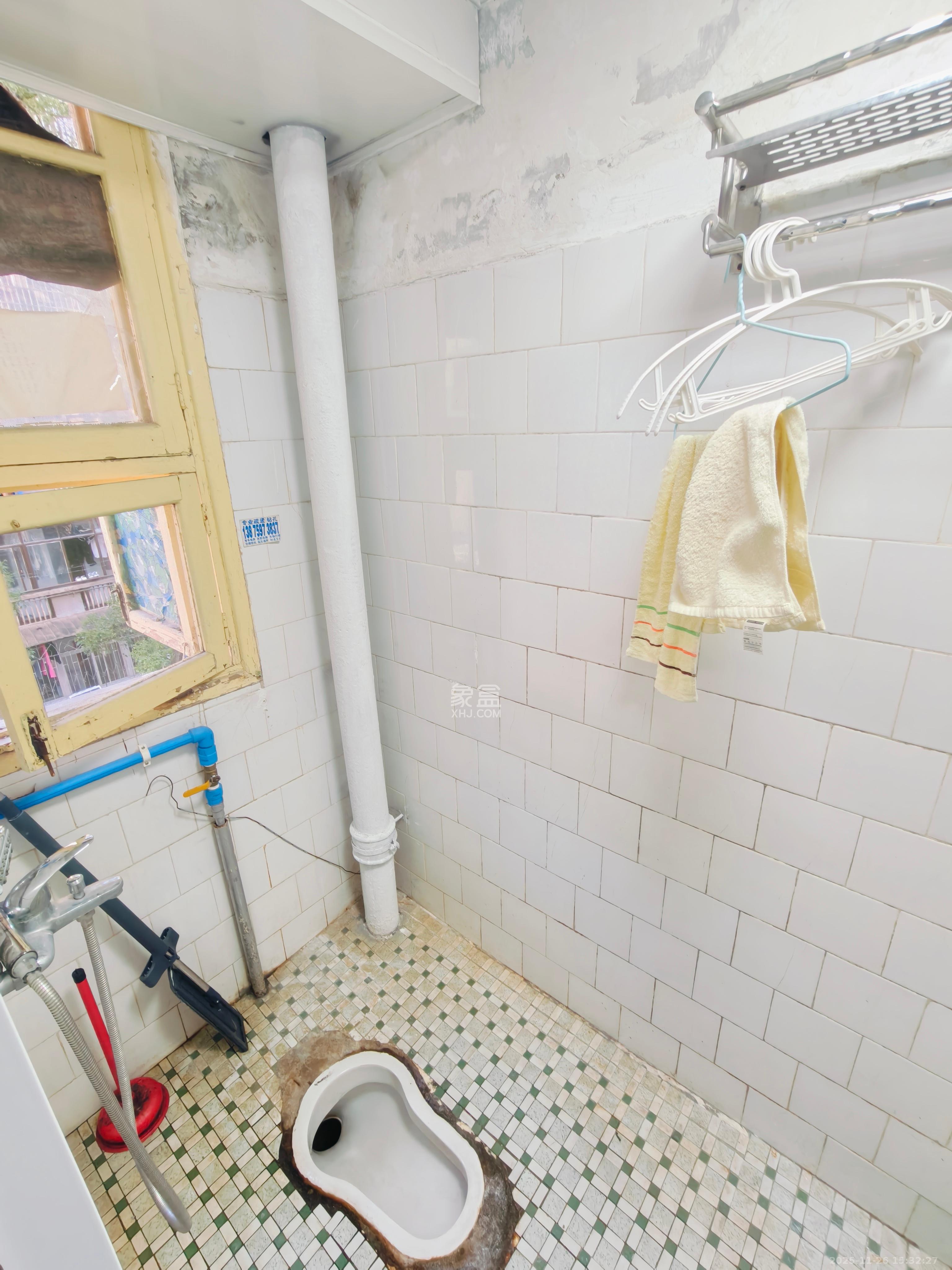 东风二村社区房 2室1厅1卫 1600.0元/月 东风二村社区房 2室1厅1卫 1600.0元/月室内图