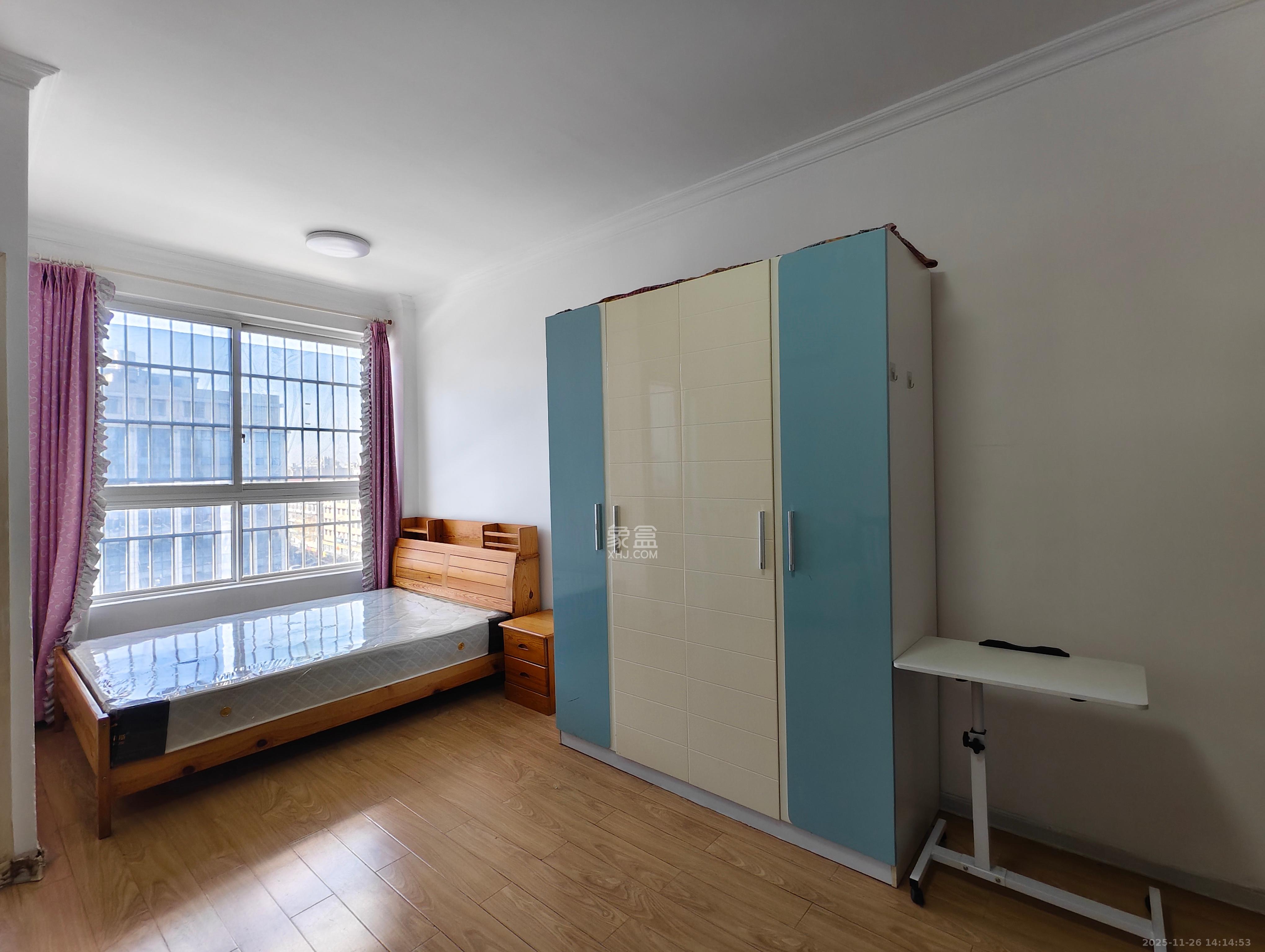 月亮湾草莓街区一、二期 1室1厅2卫 1000.0元/月 月亮湾草莓街区一、二期 1室1厅2卫 1000.0元/月室内图