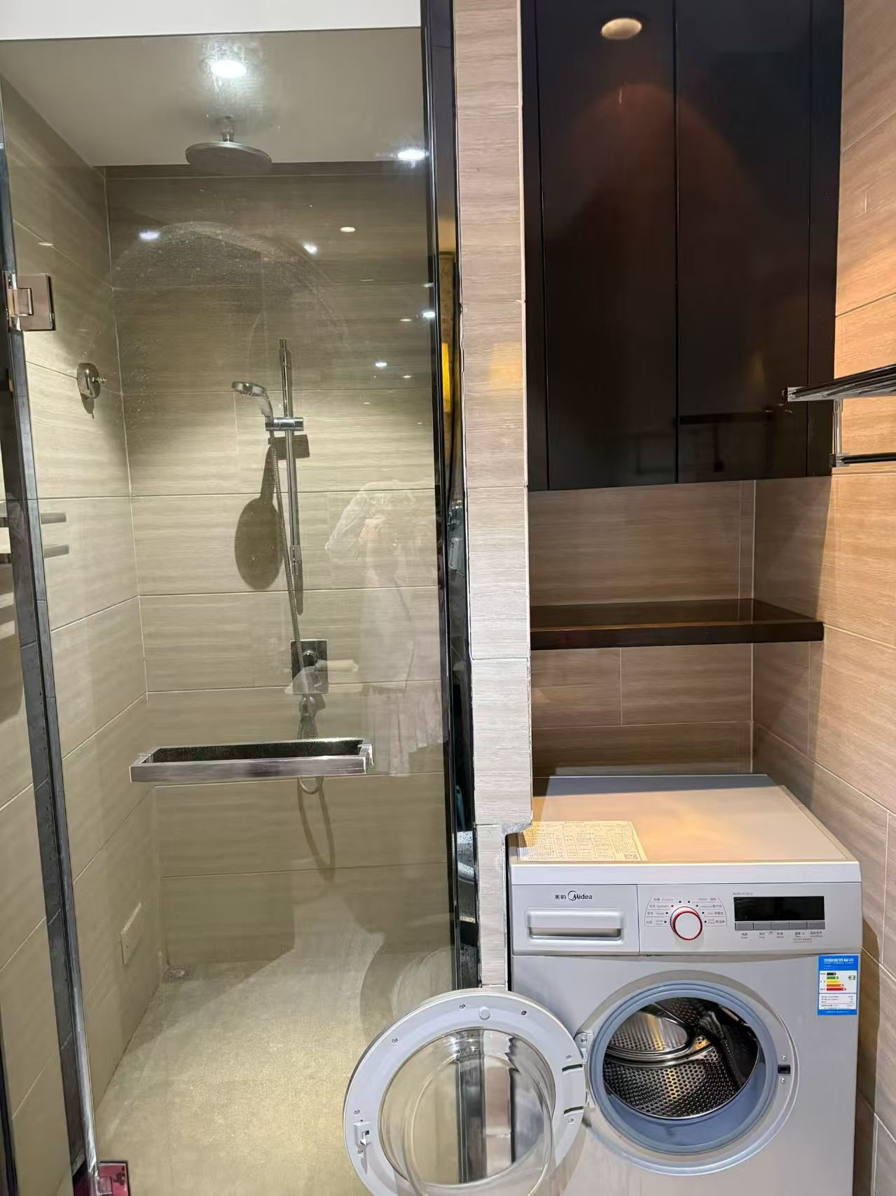 海航国际广场 1室0厅1卫 2200.0元/月 海航国际广场 1室0厅1卫 2200.0元/月室内图