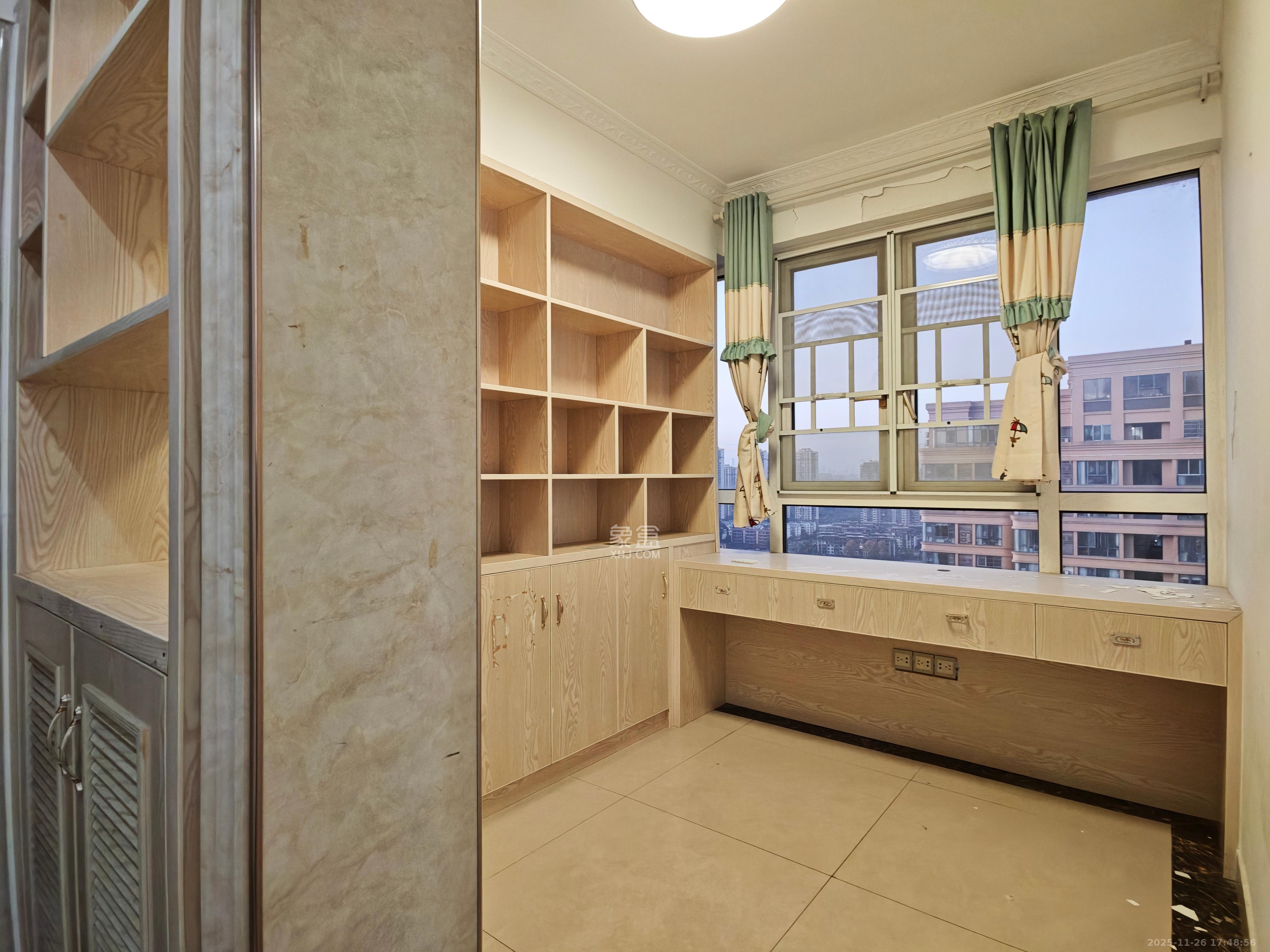 五矿万境水岸二期(五矿万境水岸和苑) 4室2厅2卫 2600.0元/月 五矿万境水岸二期(五矿万境水岸和苑) 4室2厅2卫 2600.0元/月室内图