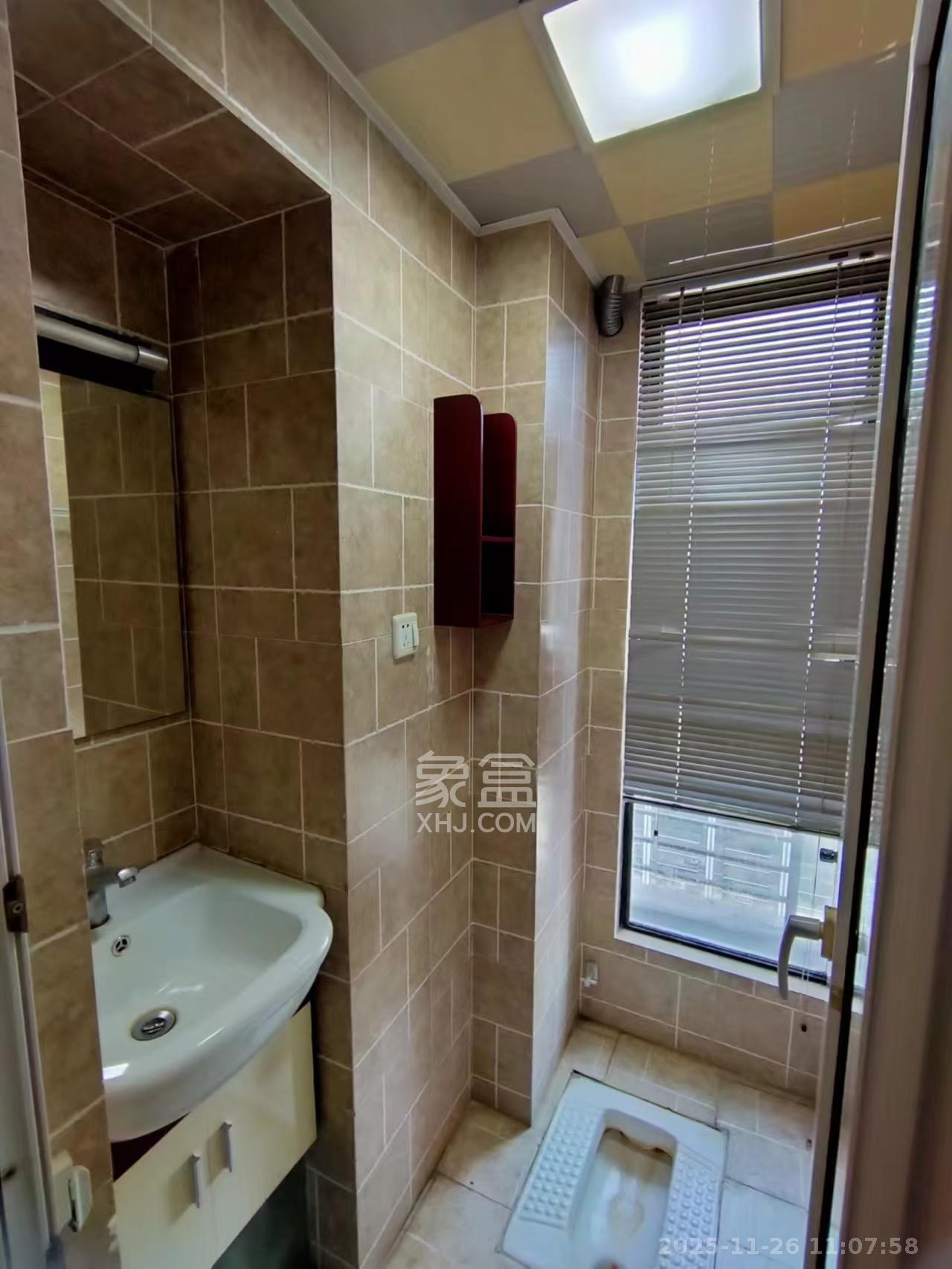 郡原广场 1室1厅1卫 2200.0元/月 郡原广场 1室1厅1卫 2200.0元/月室内图