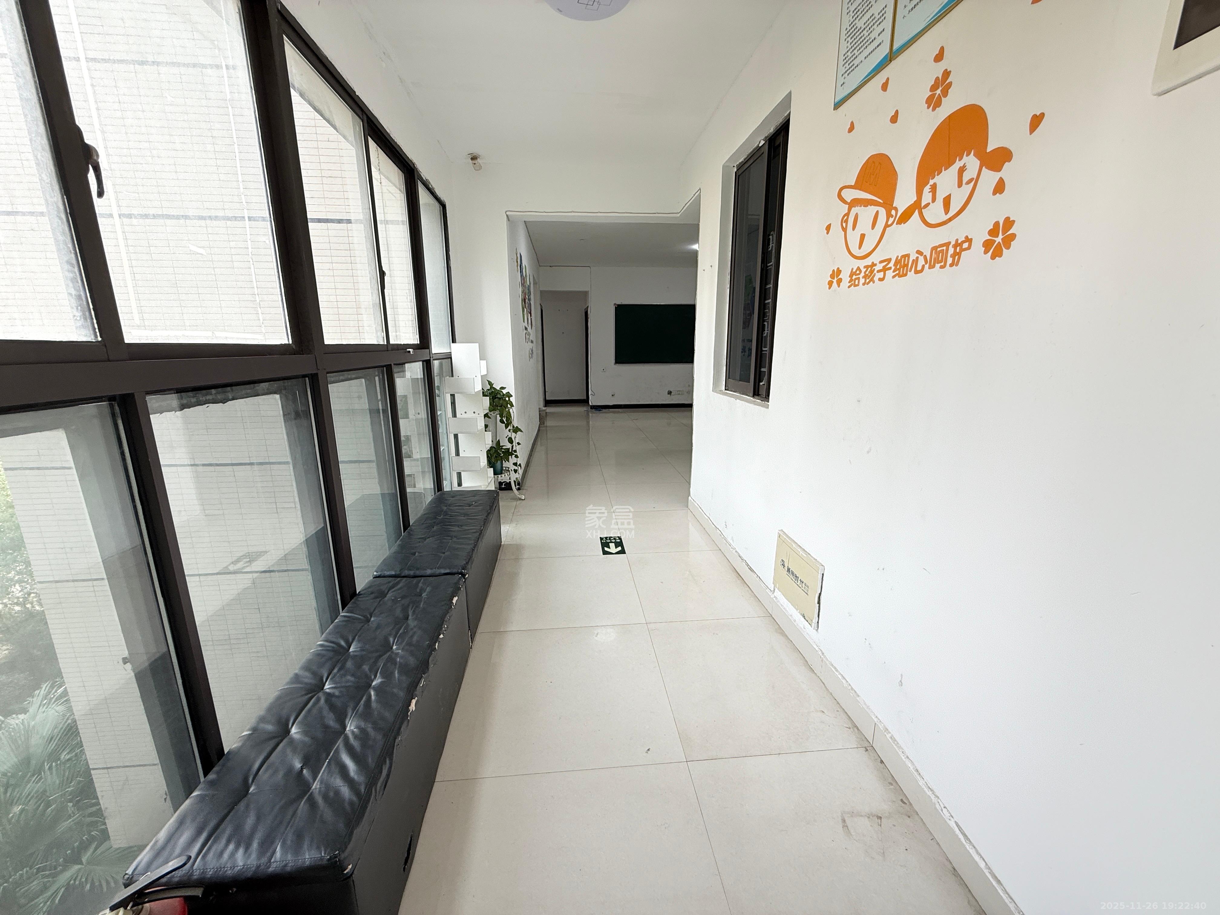 通用时代国际社区 3室2厅1卫 2200.0元/月 通用时代国际社区 3室2厅1卫 2200.0元/月室内图