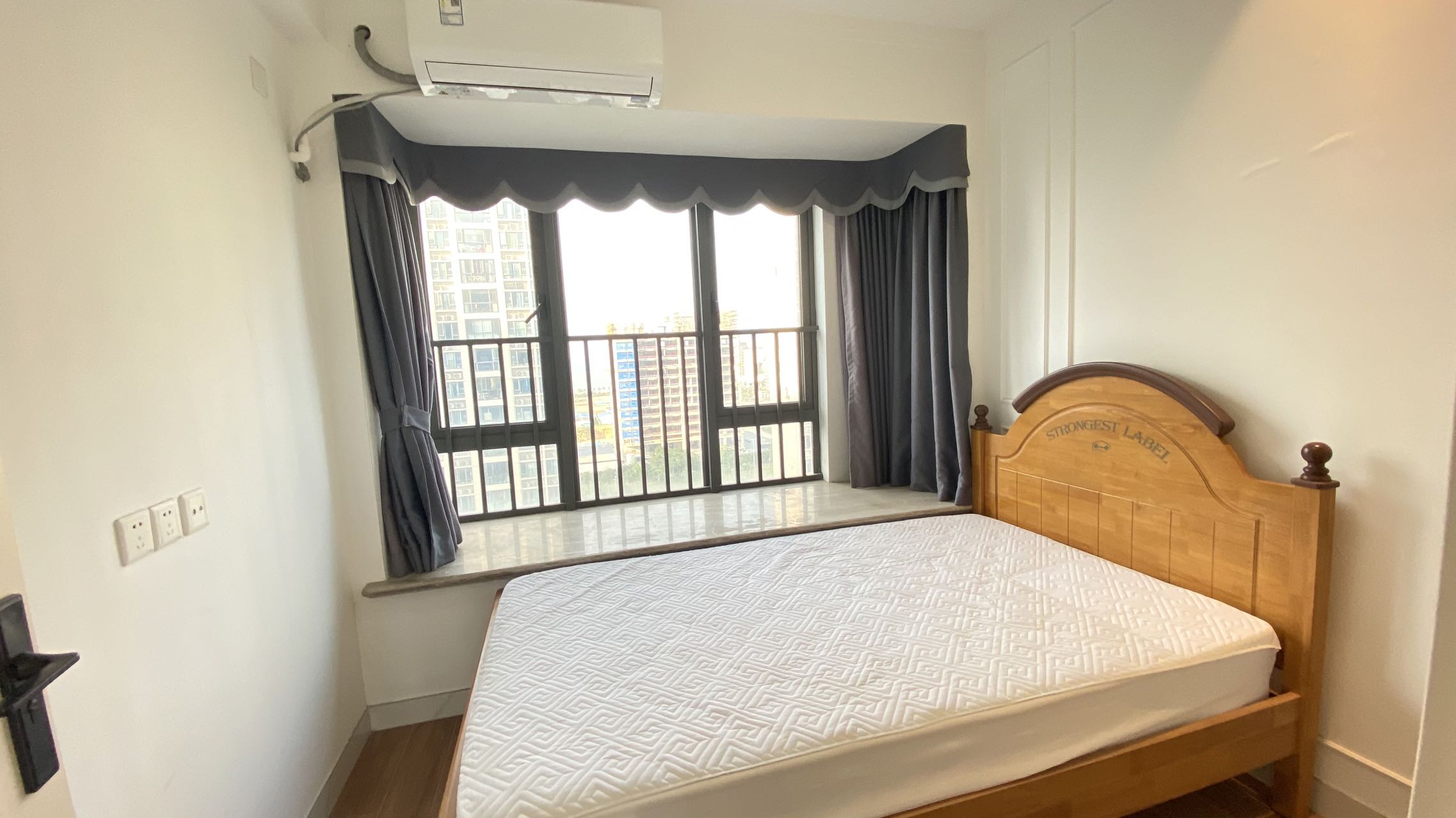 晨晖玺樾 3室2厅1卫 2000.0元/月 晨晖玺樾 3室2厅1卫 2000.0元/月室内图