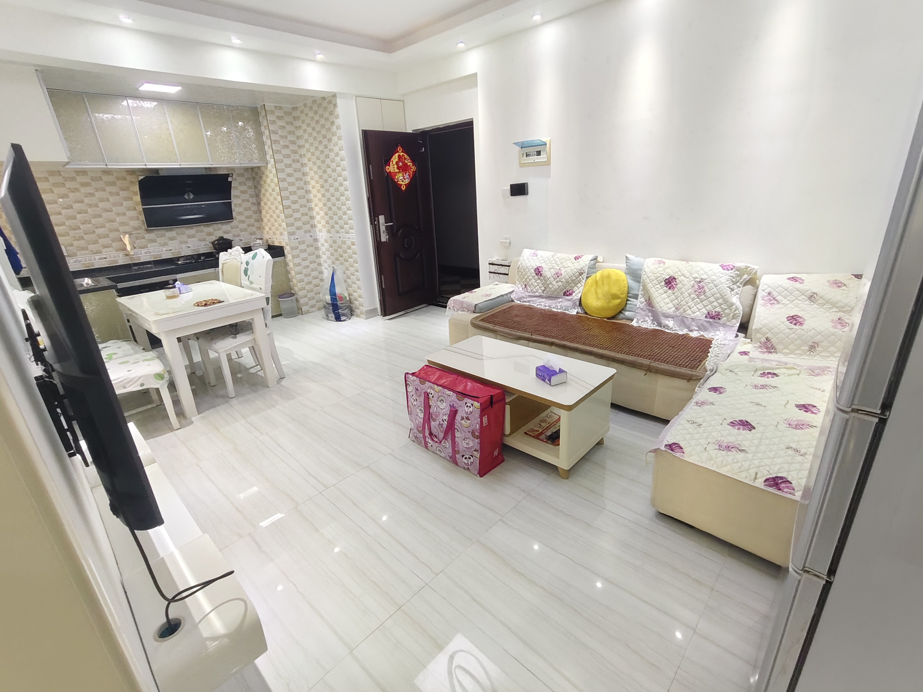 花漾年  2室1厅1卫    2200.0元/月室内图