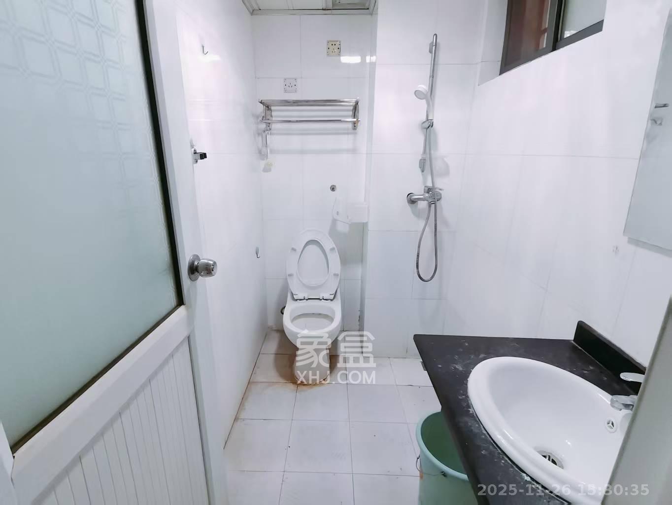 阳光100二期 1室1厅1卫 1500.0元/月 阳光100二期 1室1厅1卫 1500.0元/月室内图