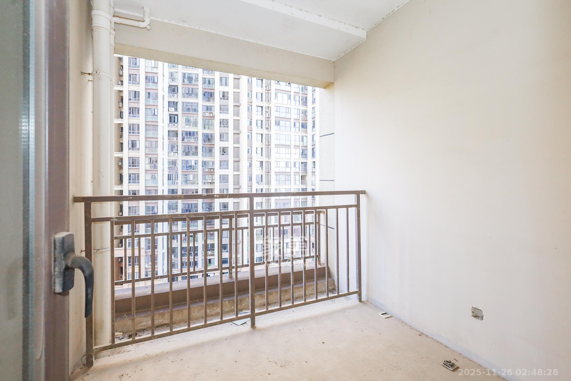 南山雍江汇(滨江国际新城) 4室2厅2卫 220.0万 南山雍江汇(滨江国际新城) 4室2厅2卫 220.0万卧室