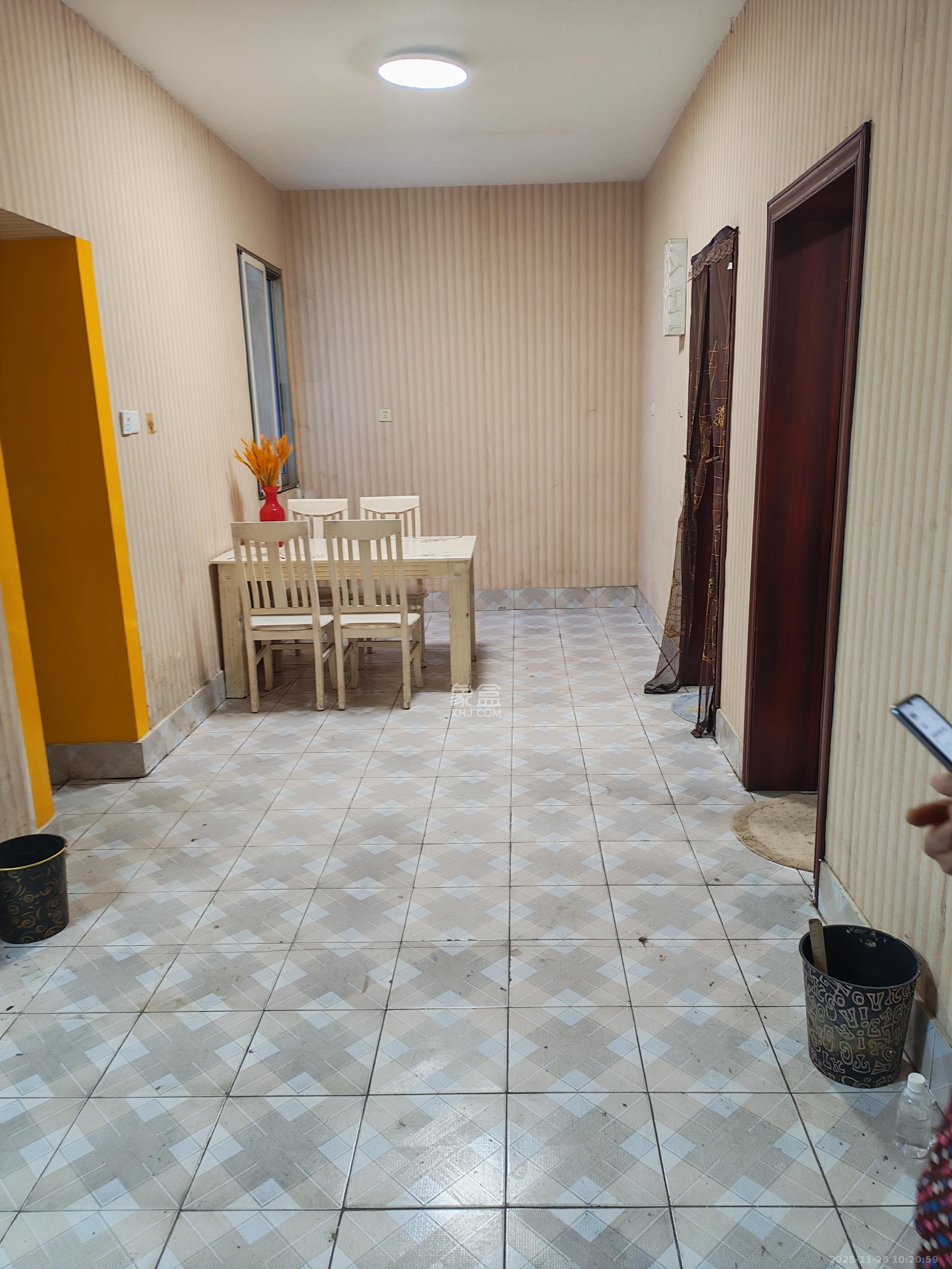 省农办火星宿舍 3室2厅1卫 2000.0元/月 省农办火星宿舍 3室2厅1卫 2000.0元/月室内图