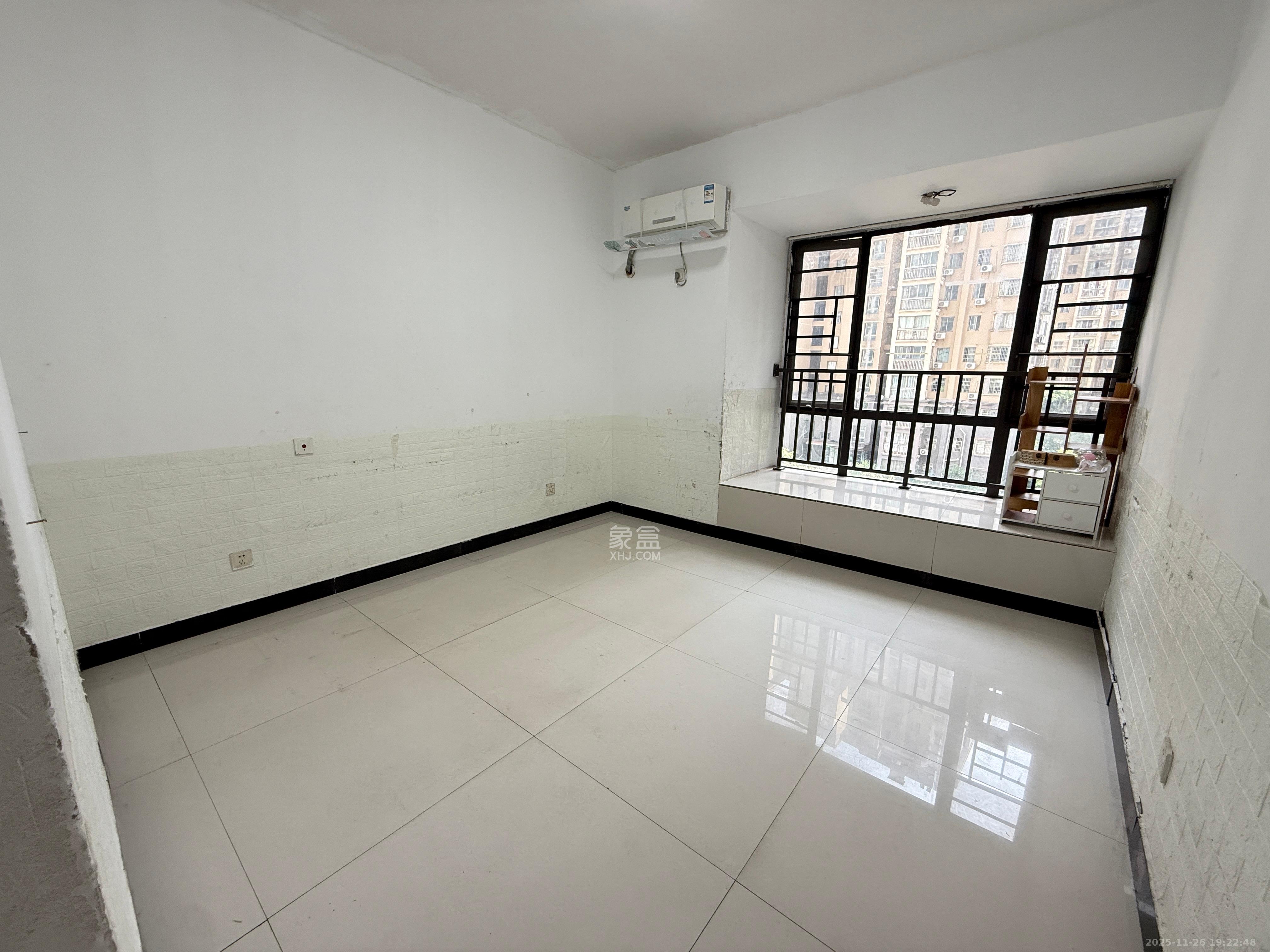 通用时代国际社区 3室2厅1卫 2200.0元/月 通用时代国际社区 3室2厅1卫 2200.0元/月室内图