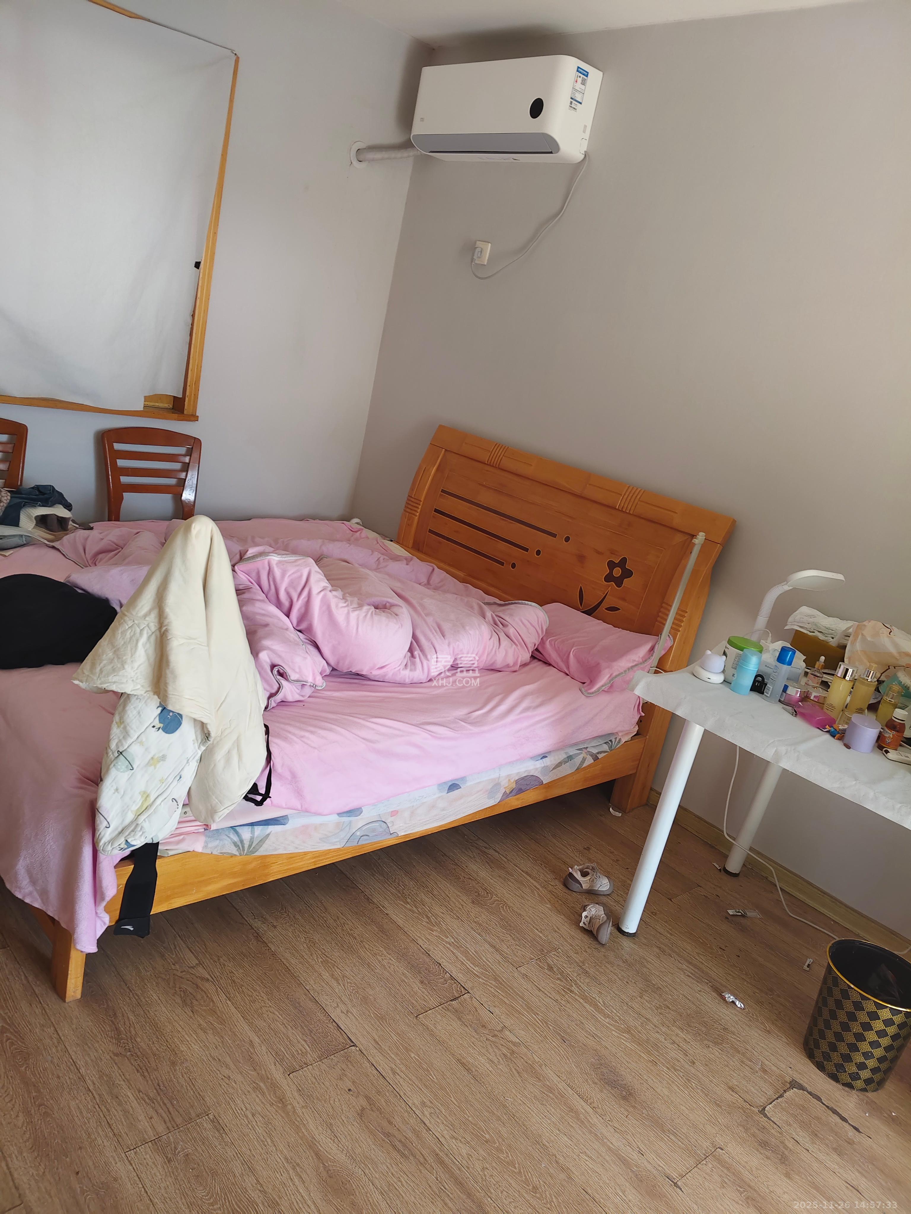 新诚小区 3室2厅1卫 1800.0元/月 新诚小区 3室2厅1卫 1800.0元/月室内图