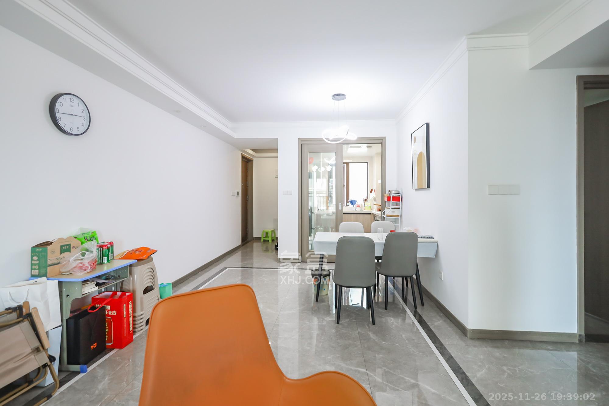 越秀悦湖台  4室2厅2卫    220.0万其他