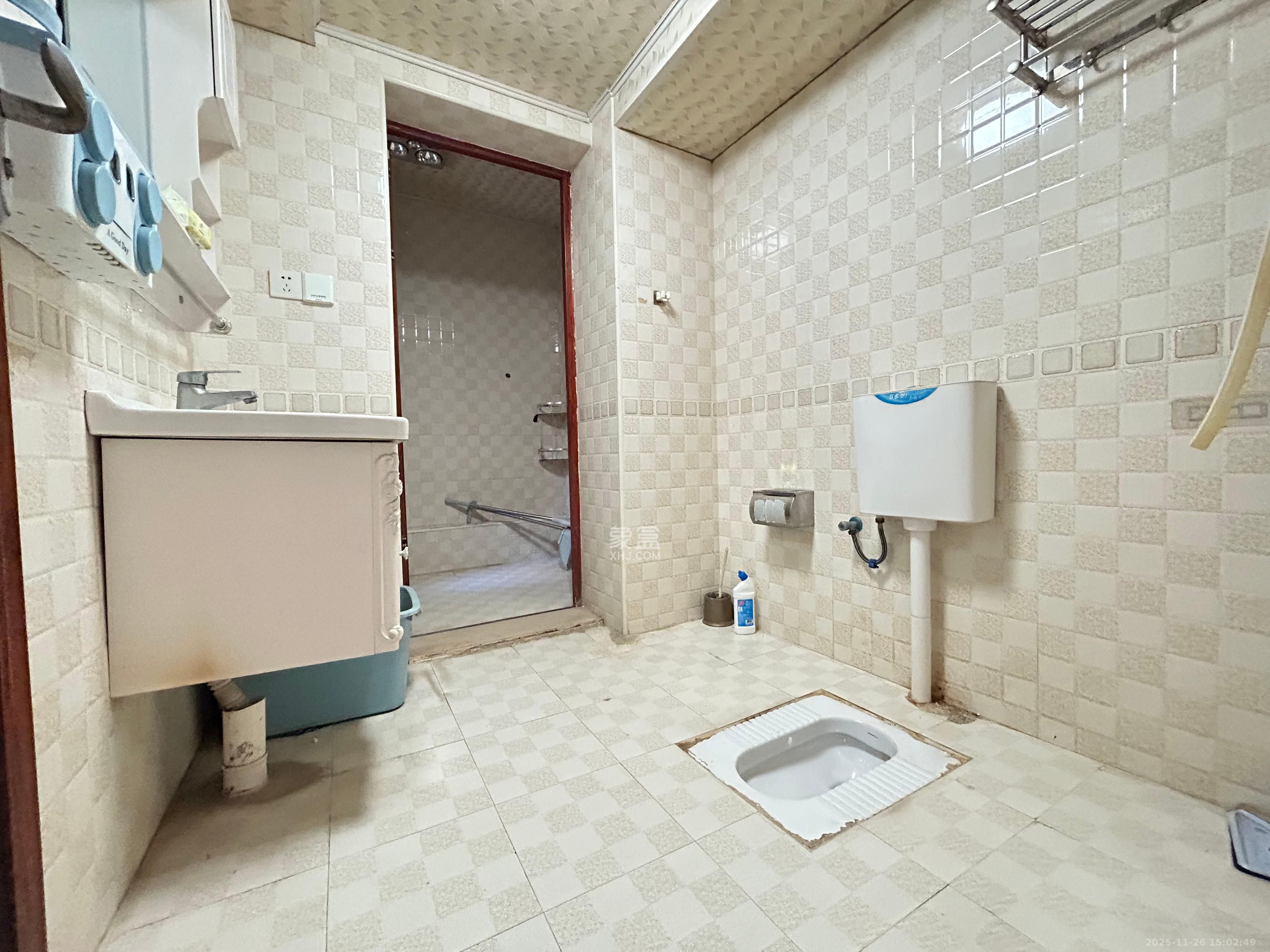 枫树园 2室2厅1卫 2100.0元/月 枫树园 2室2厅1卫 2100.0元/月室内图