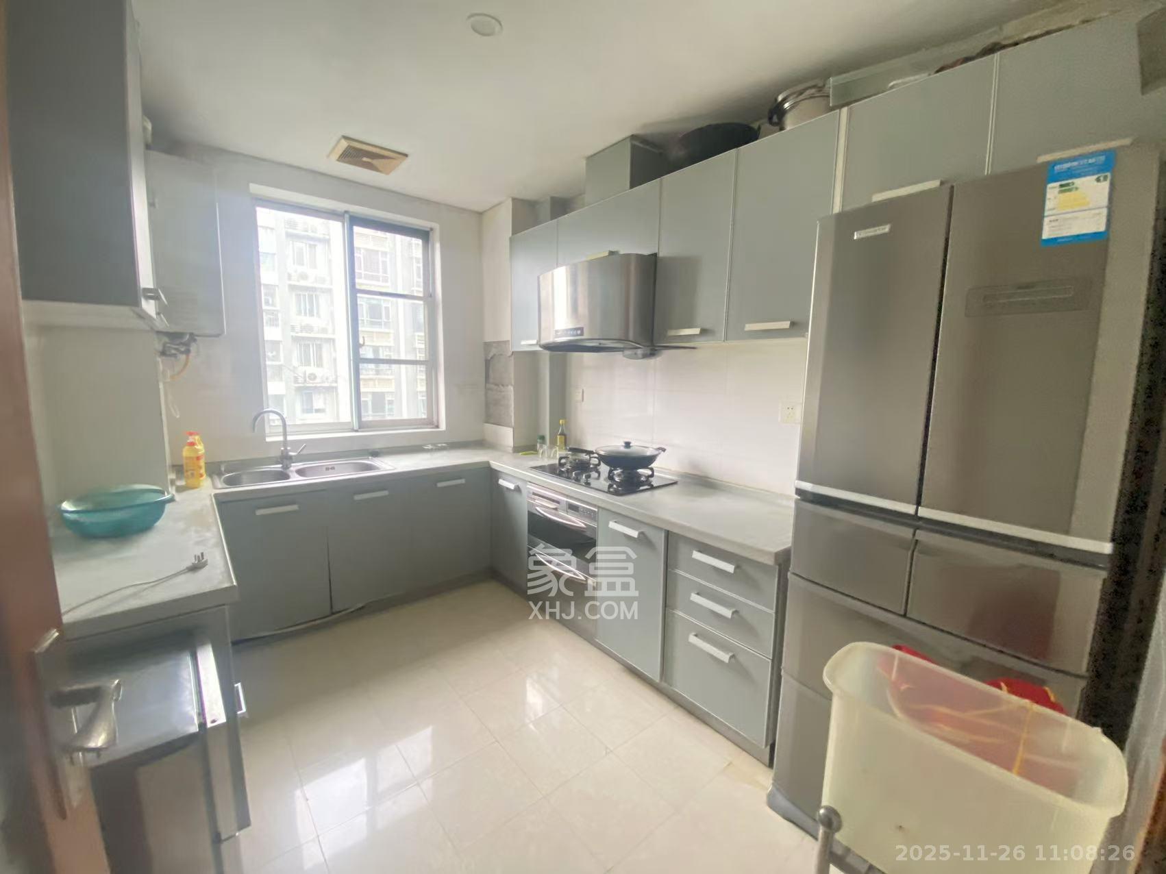 长房东郡 4室2厅2卫 3800.0元/月 长房东郡 4室2厅2卫 3800.0元/月室内图