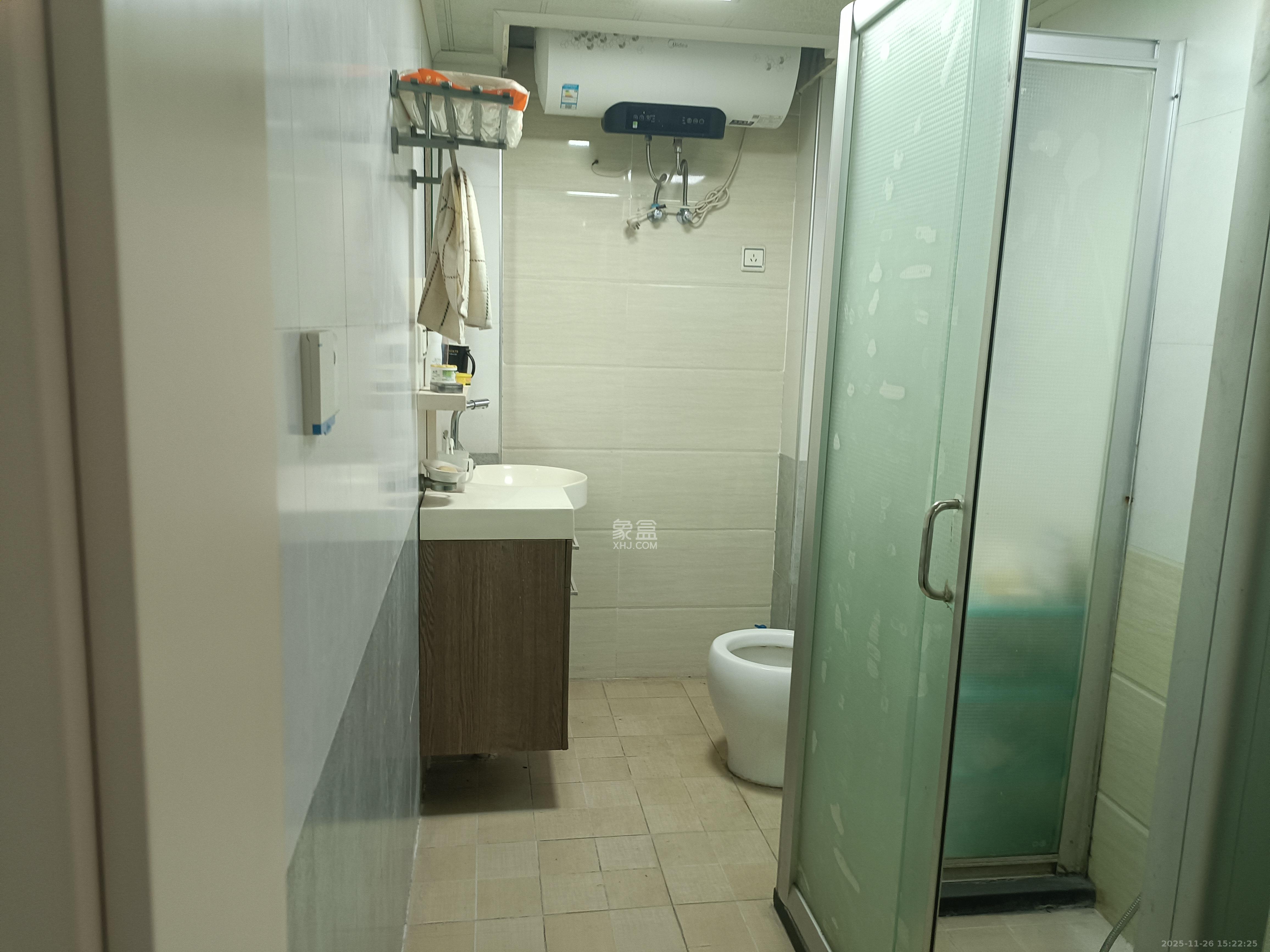 山水人家一二期  3室2厅3卫    3000.0元/月室内图