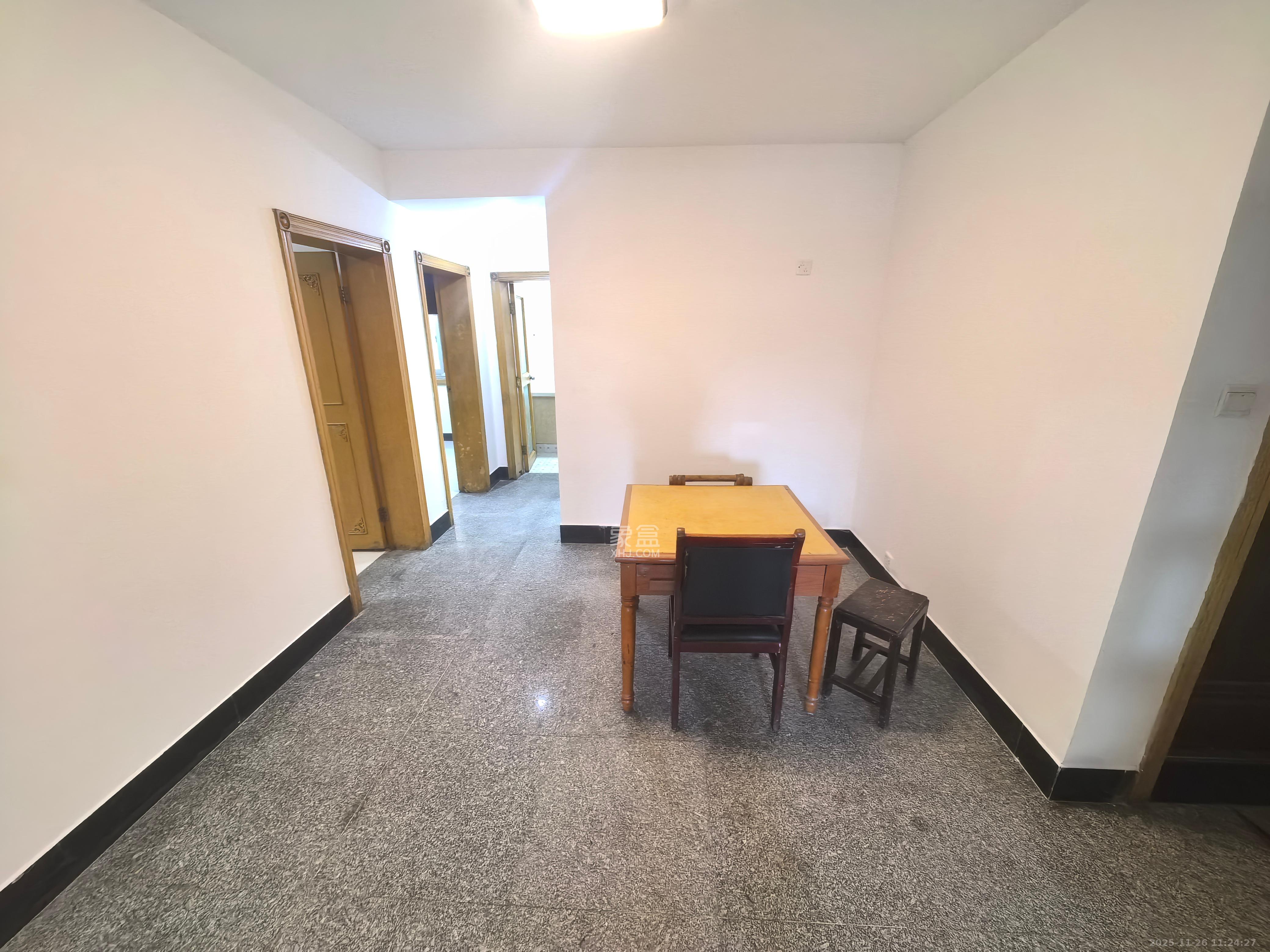 福乐凯公寓  3室2厅2卫    3600.0元/月室内图