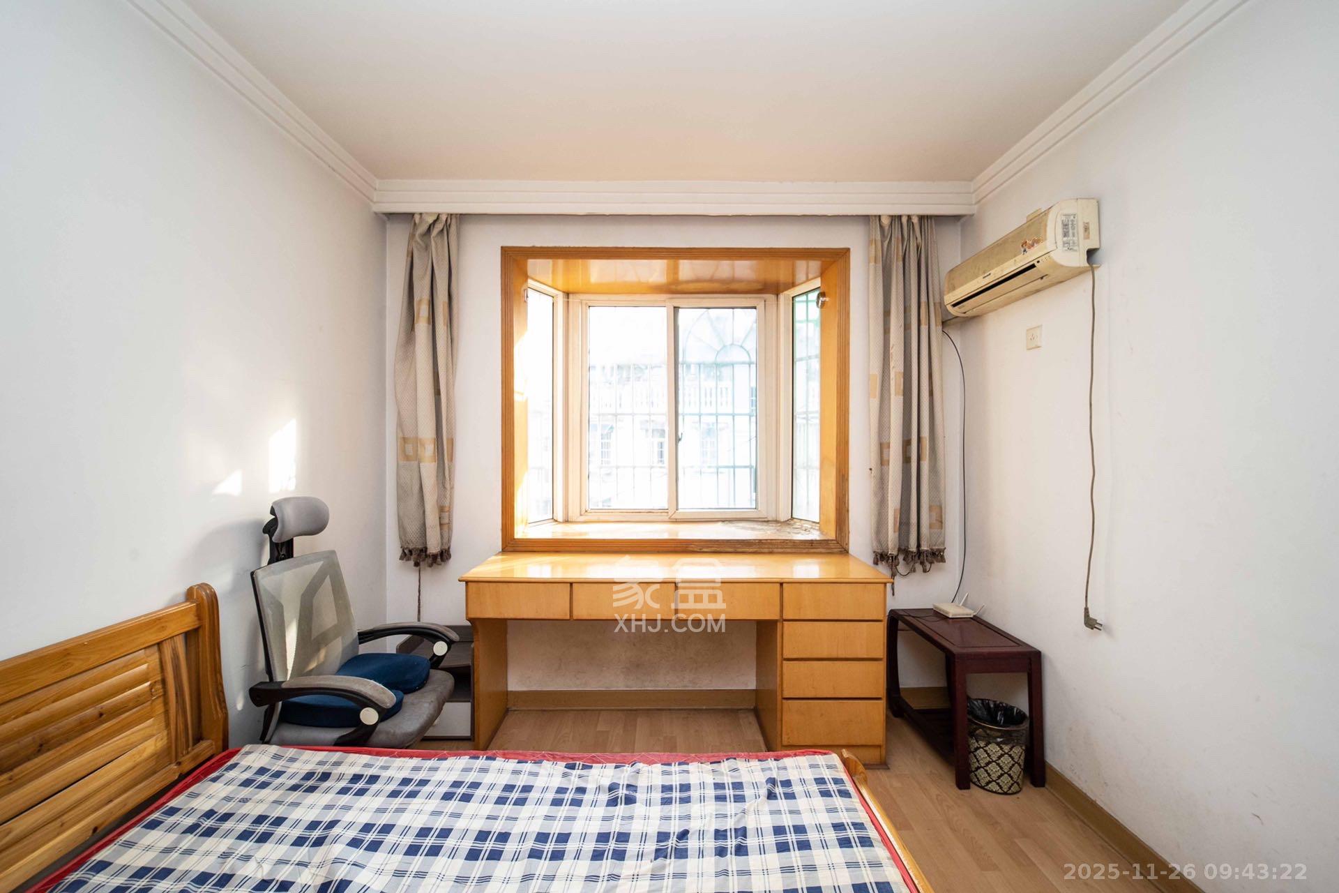 德政园 3室2厅2卫 2000.0元/月 德政园 3室2厅2卫 2000.0元/月室内图