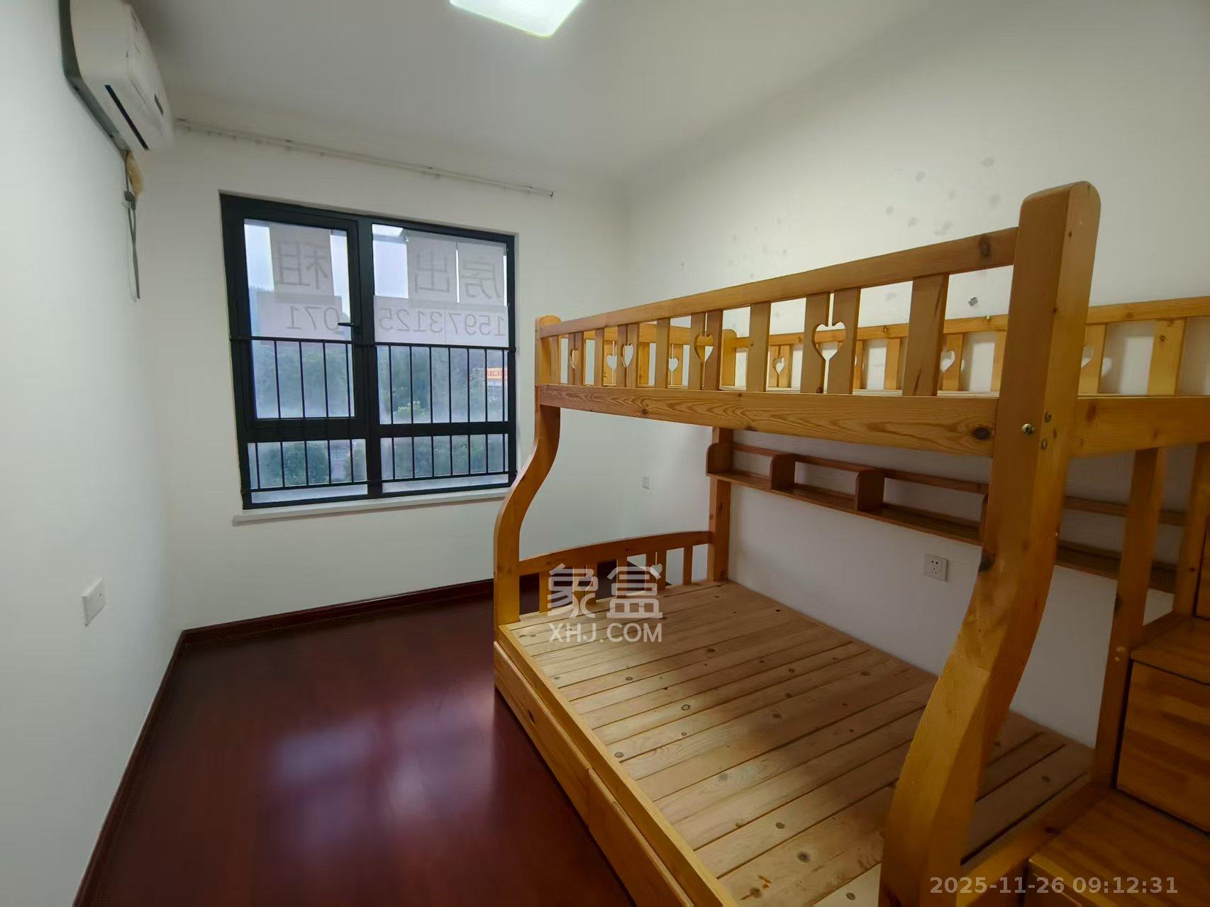 中海国际二期 3室2厅2卫 2100.0元/月 中海国际二期 3室2厅2卫 2100.0元/月室内图