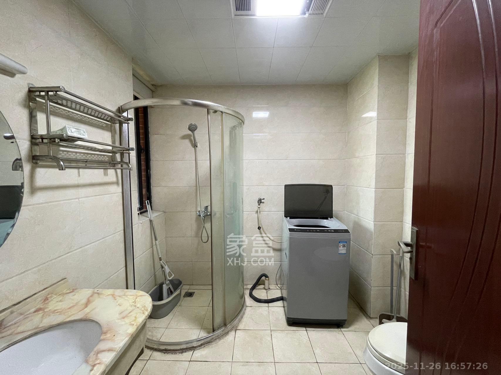 绿城桂花城 4室2厅2卫 2600.0元/月 绿城桂花城 4室2厅2卫 2600.0元/月室内图