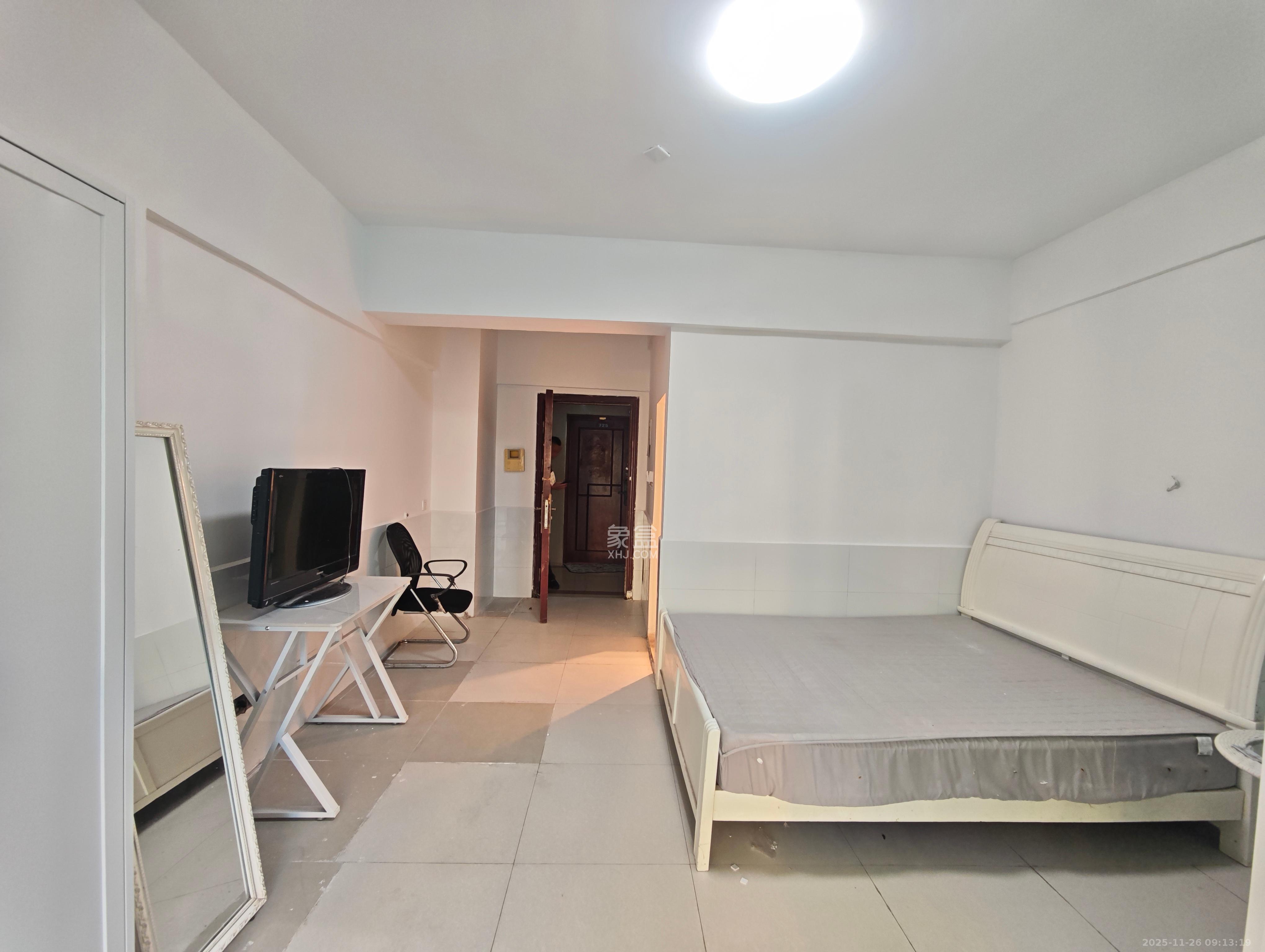 天健芙蓉盛世一期  1室1厅1卫    1400.0元/月室内图