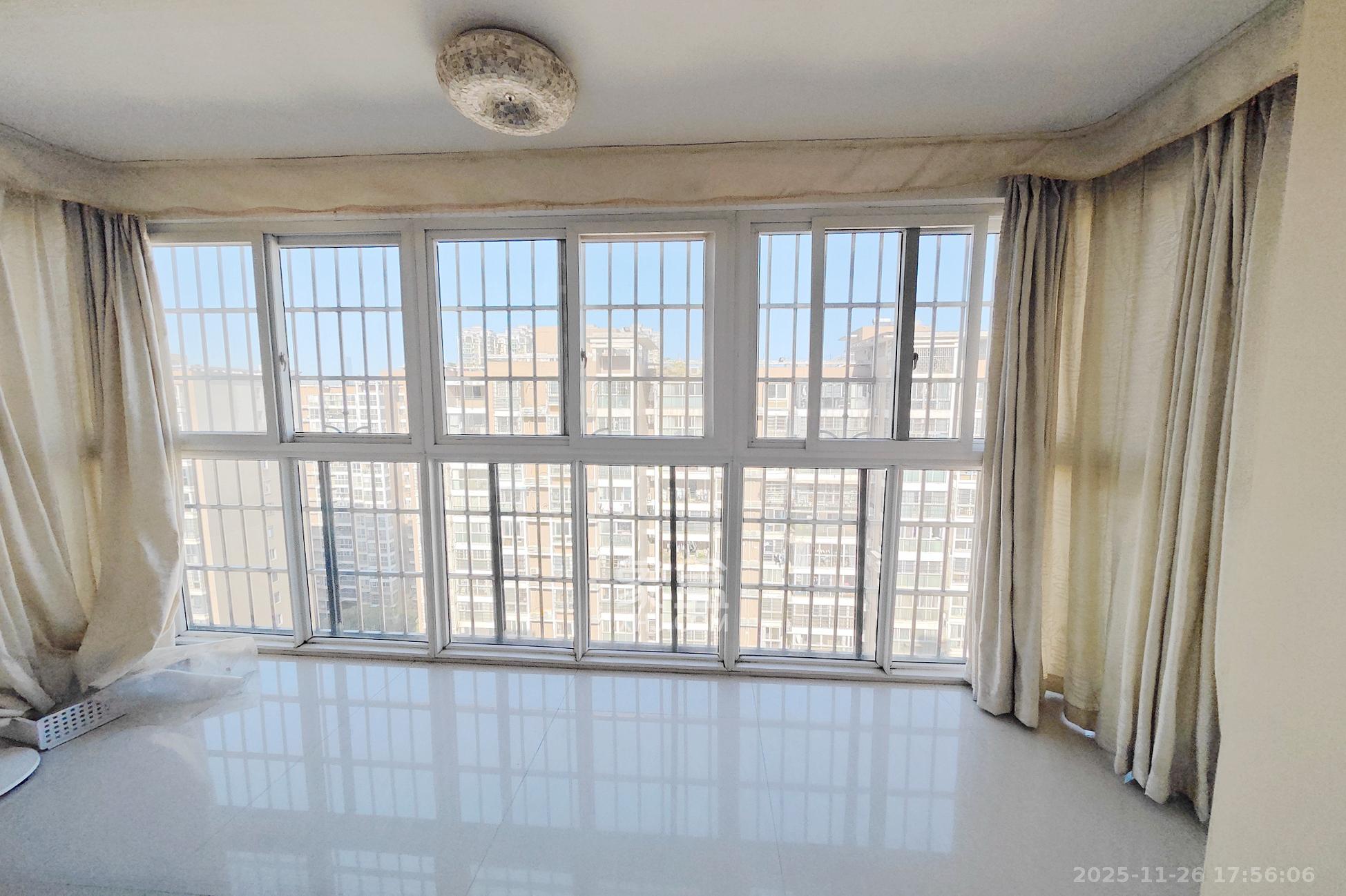 丽星景园 3室2厅2卫 98.0万 丽星景园 3室2厅2卫 98.0万阳台