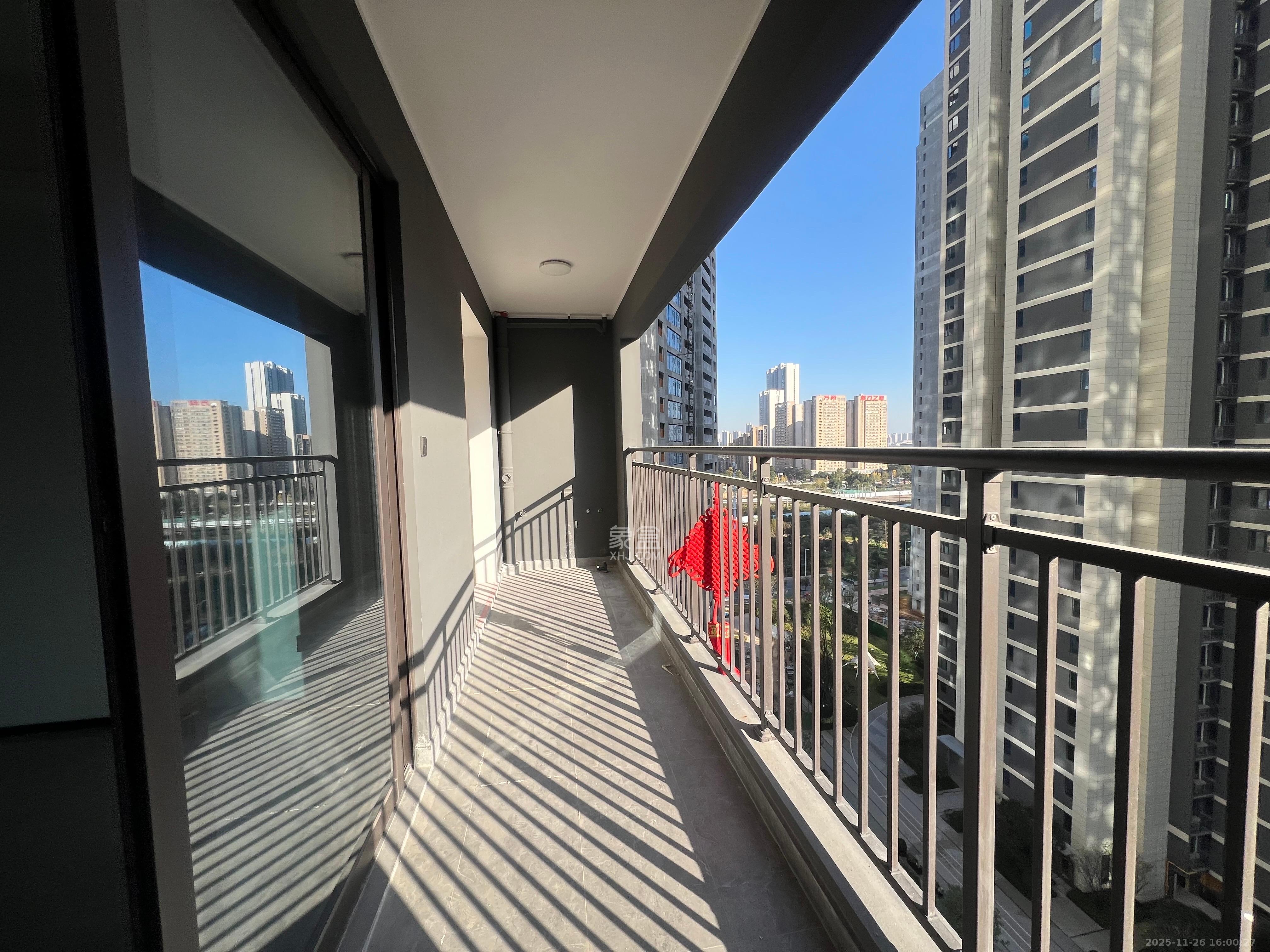 华实长沙领峯 4室2厅2卫 4000.0元/月 华实长沙领峯 4室2厅2卫 4000.0元/月室内图