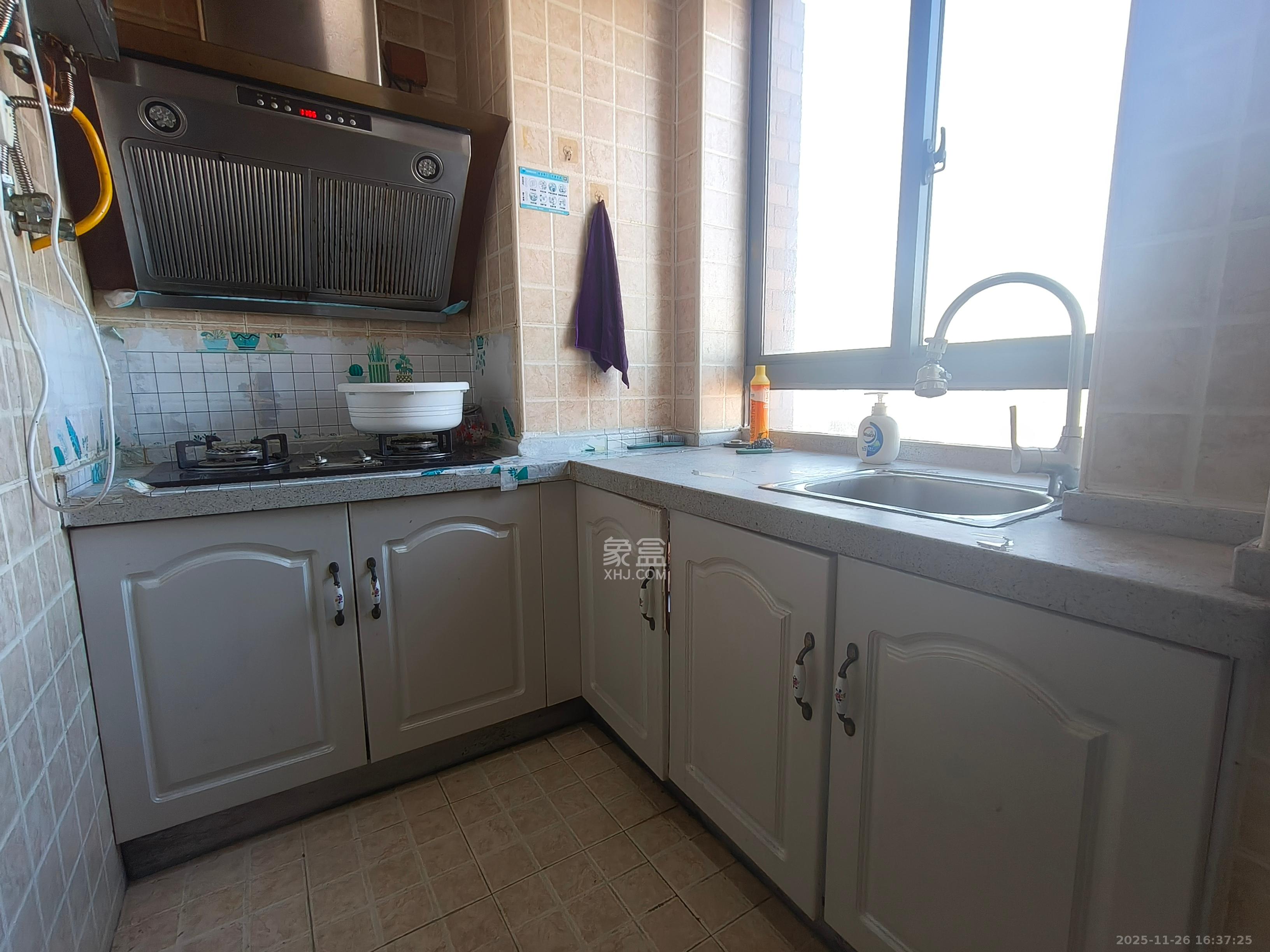 上海城小区 1室1厅1卫 1400.0元/月 上海城小区 1室1厅1卫 1400.0元/月室内图