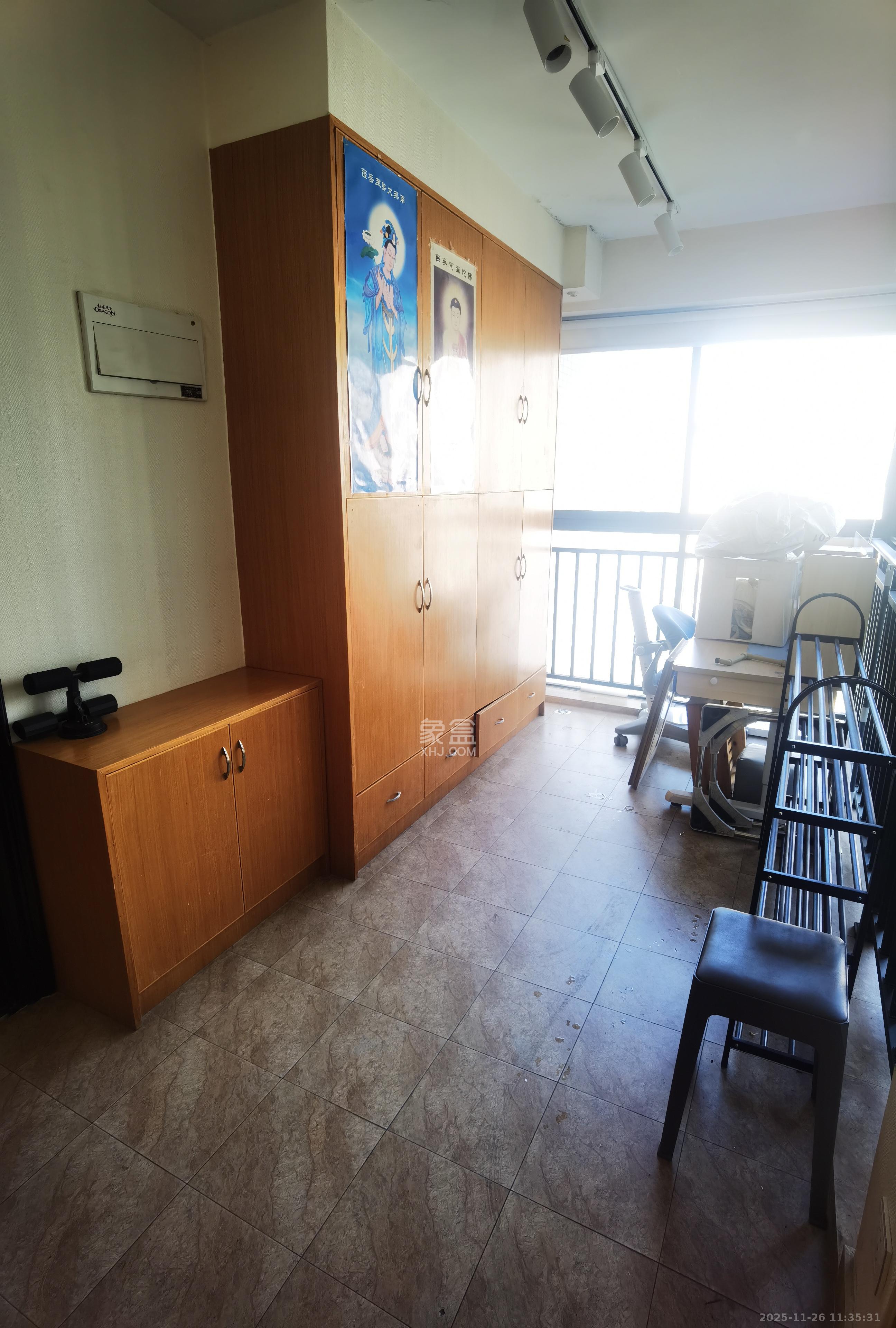 钰龙天下一期  4室2厅2卫    4000.0元/月