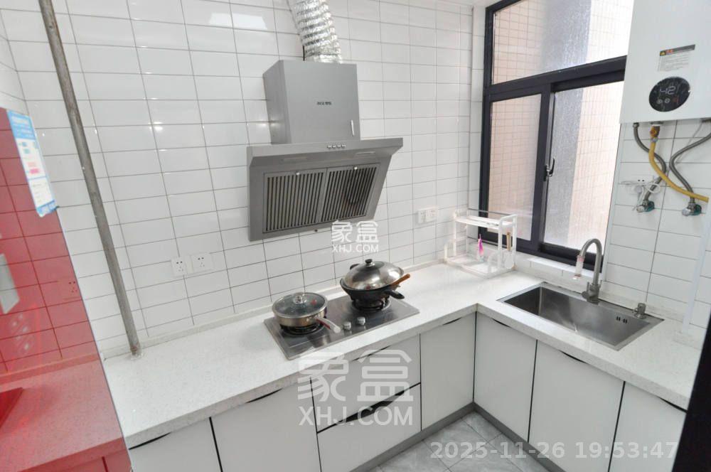 中央美郡  1室1厅1卫    1200.0元/月室内图