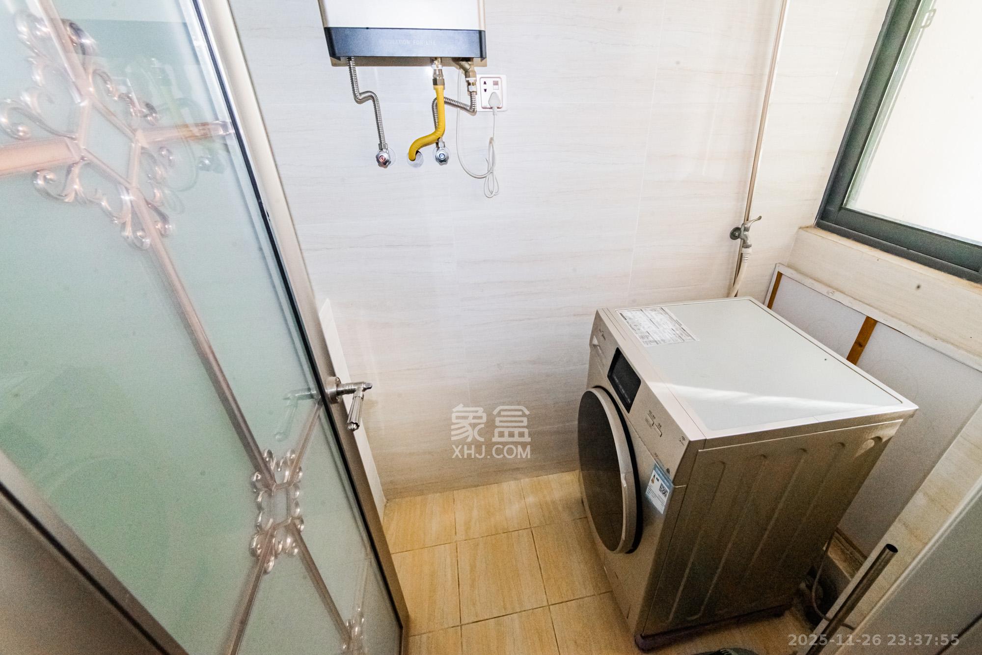 北辰三角洲E4区 3室1厅1卫 128.0万 北辰三角洲E4区 3室1厅1卫 128.0万阳台