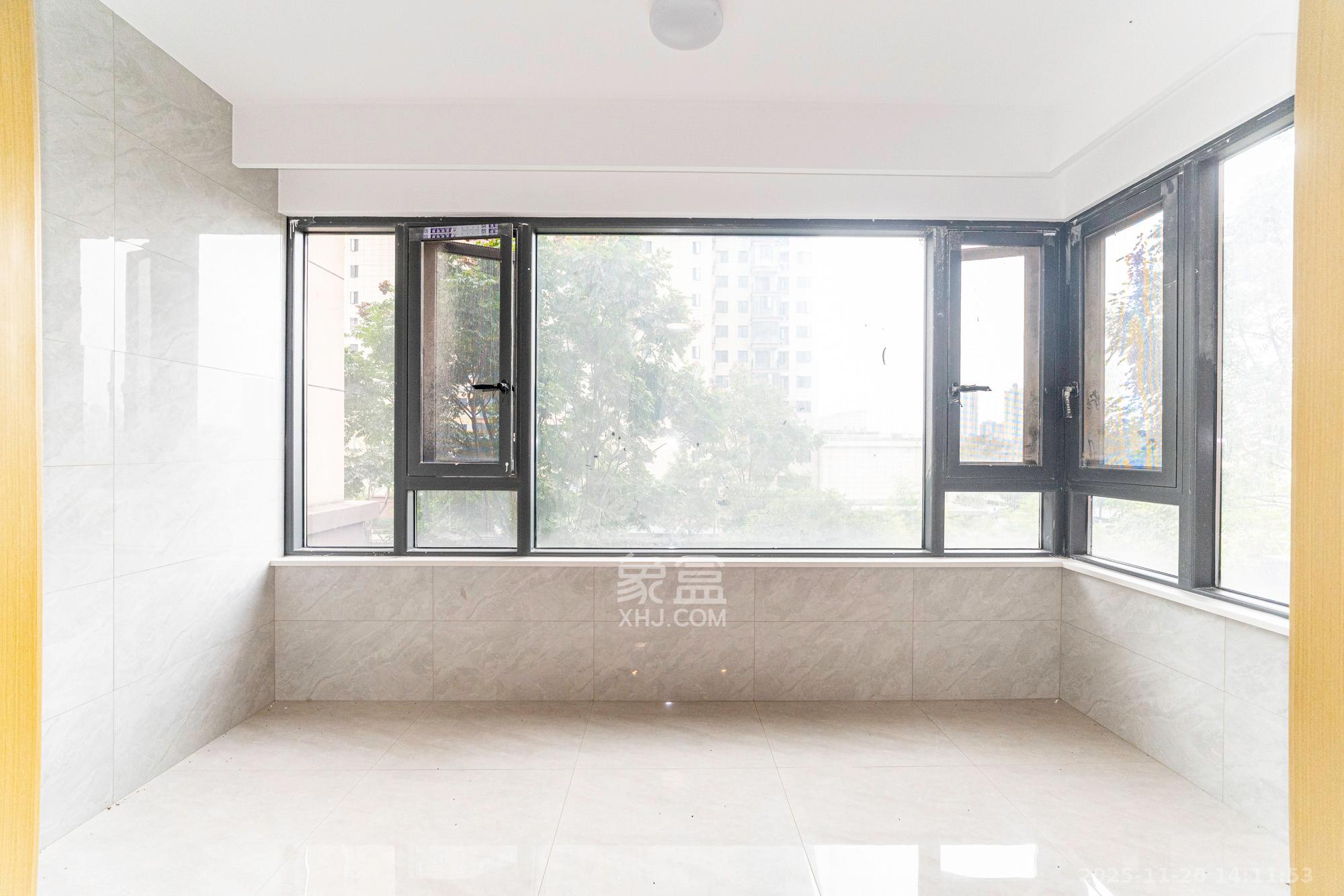 运达锦绣广场 3室2厅2卫 148.0万 运达锦绣广场 3室2厅2卫 148.0万阳台