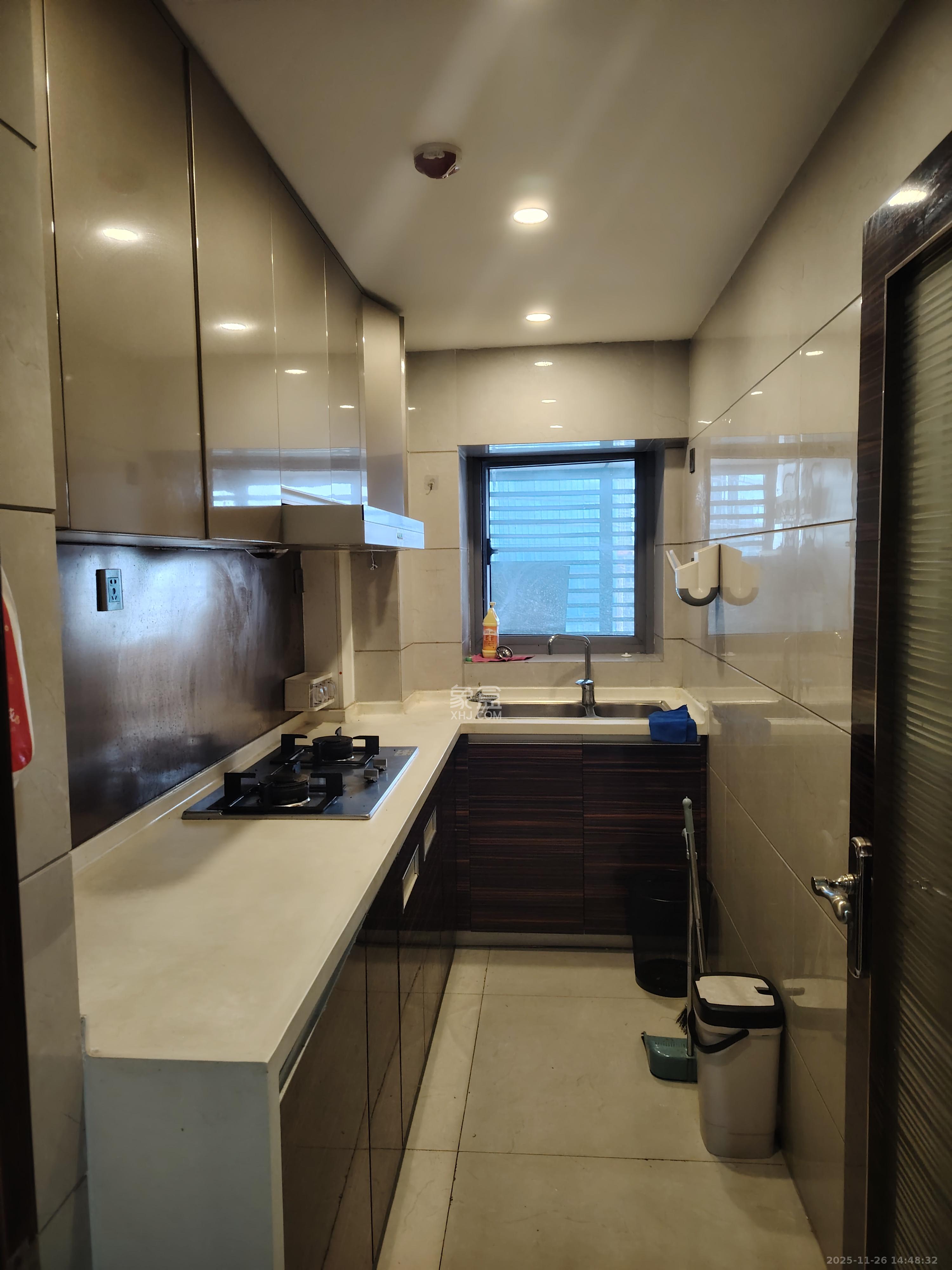 保利国际广场 1室2厅1卫 6000.0元/月 保利国际广场 1室2厅1卫 6000.0元/月室内图